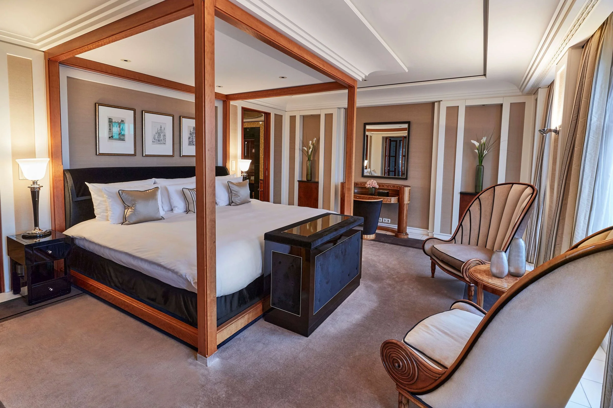 227-Presidential-Suite-Brandenburg-Gate-Bedroom.jpg