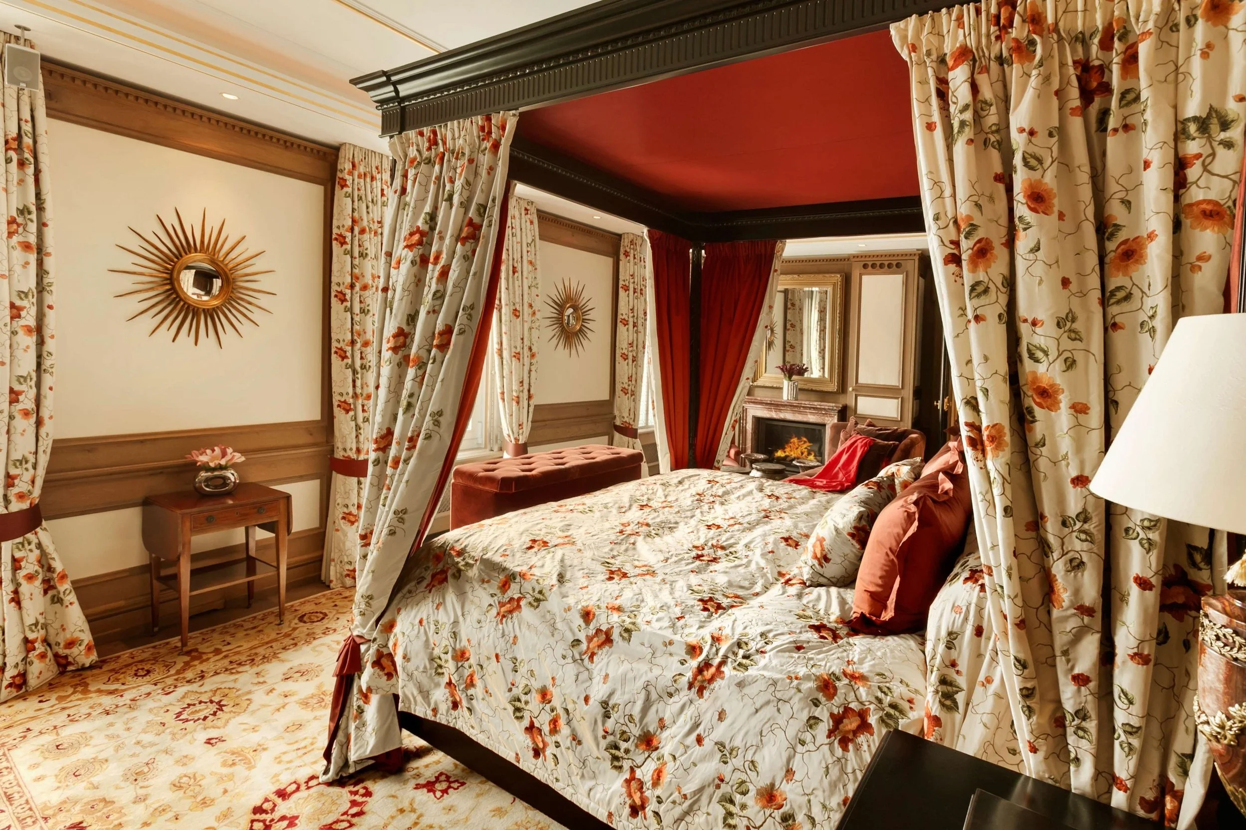 249-Imperial-Suite-Bedroom.jpg