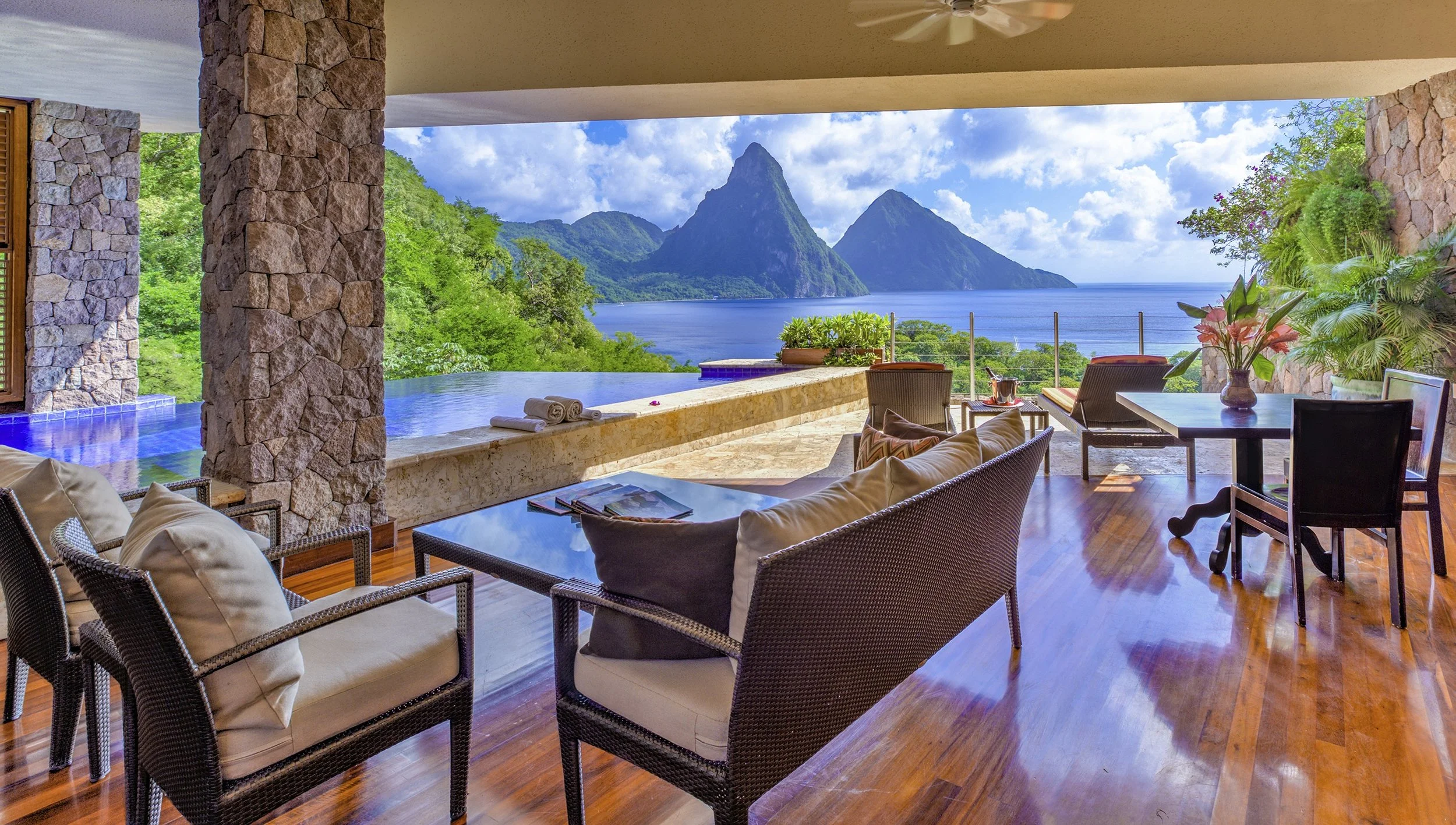237-Sun-Sanctuary-Living-and-Dining-Space.jpg