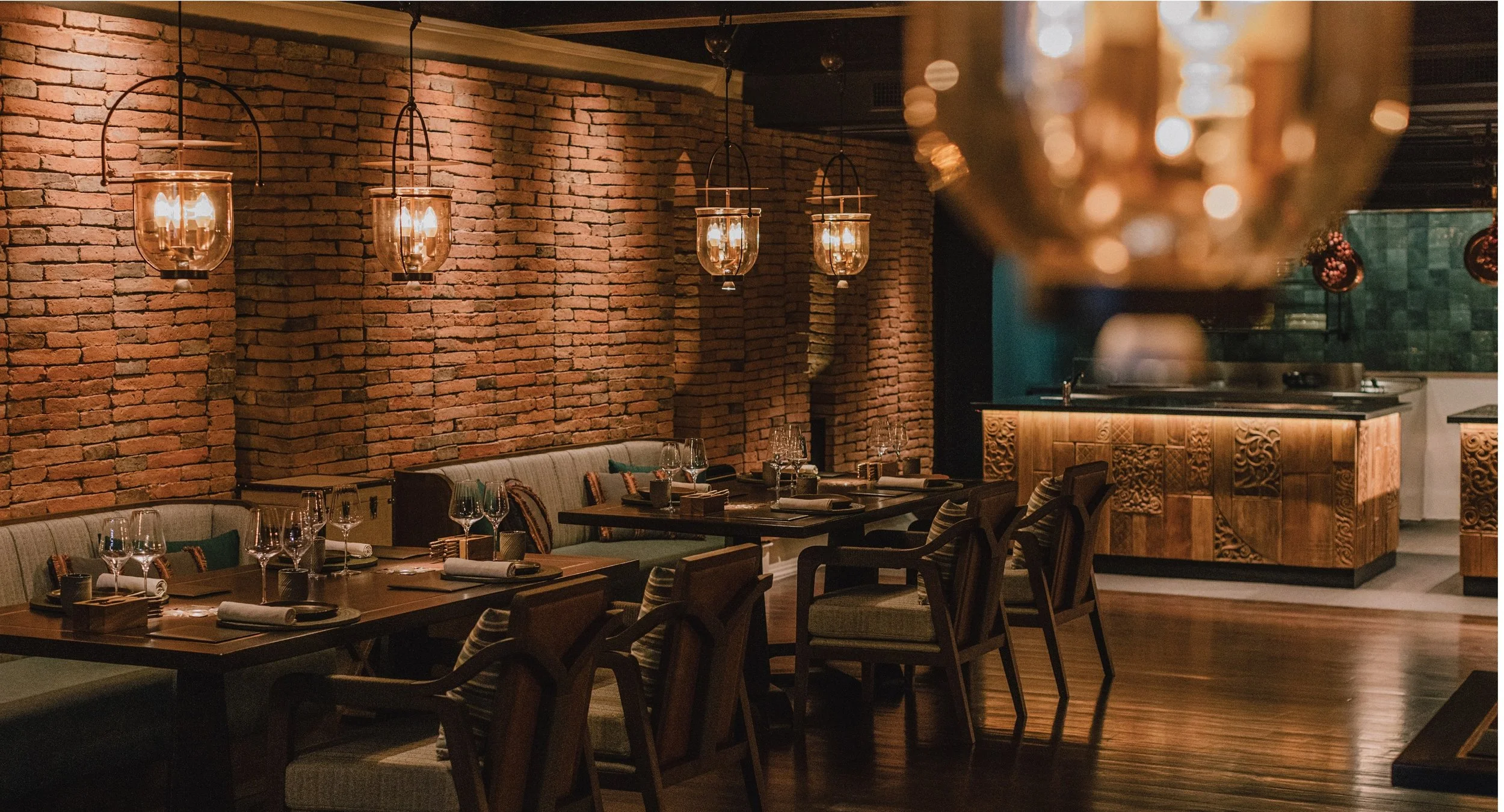 266-Samsarn-Restaurant-Interior.jpg