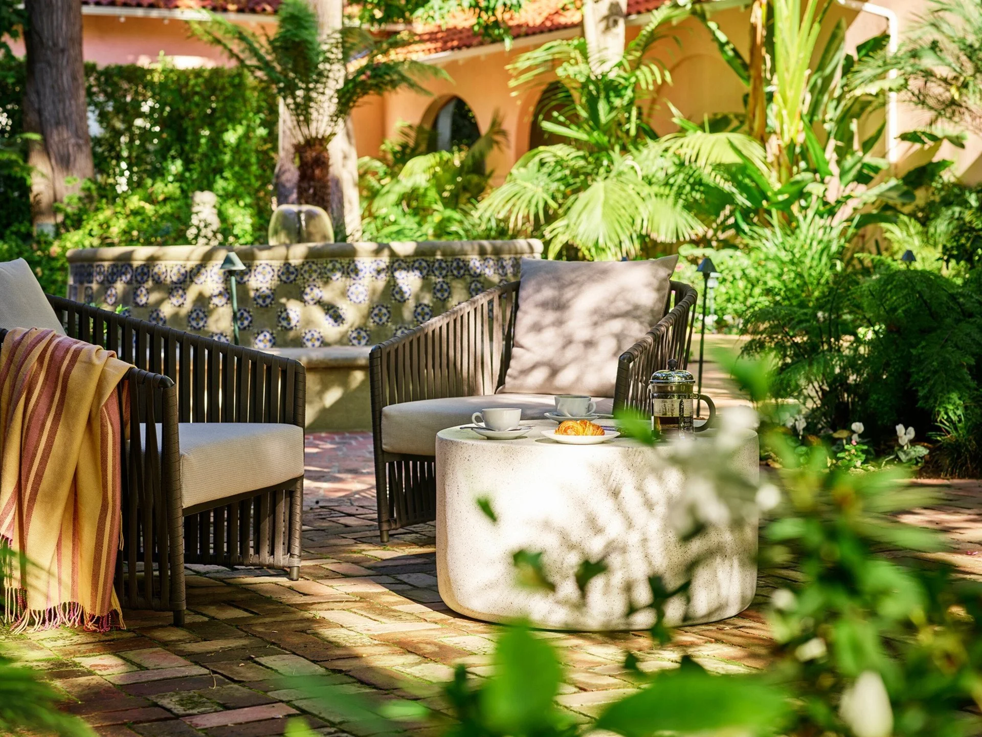 080-Garden-Seating-and-Cocktail.jpg