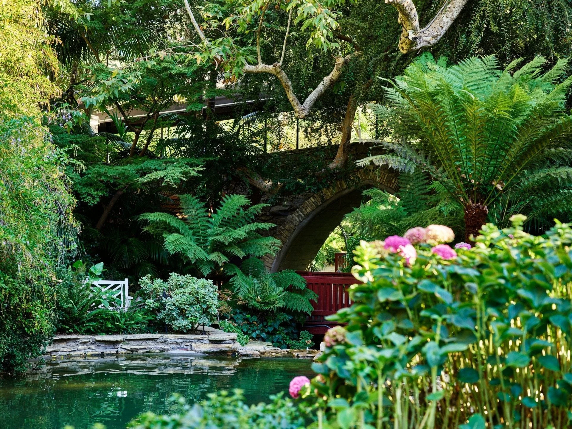 212-Swan-Lake-Bridge-and-Gardens.jpg