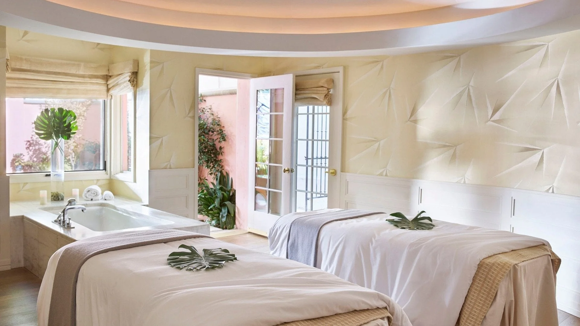 231-Spa-Couples-Treatment-Enclave.jpg