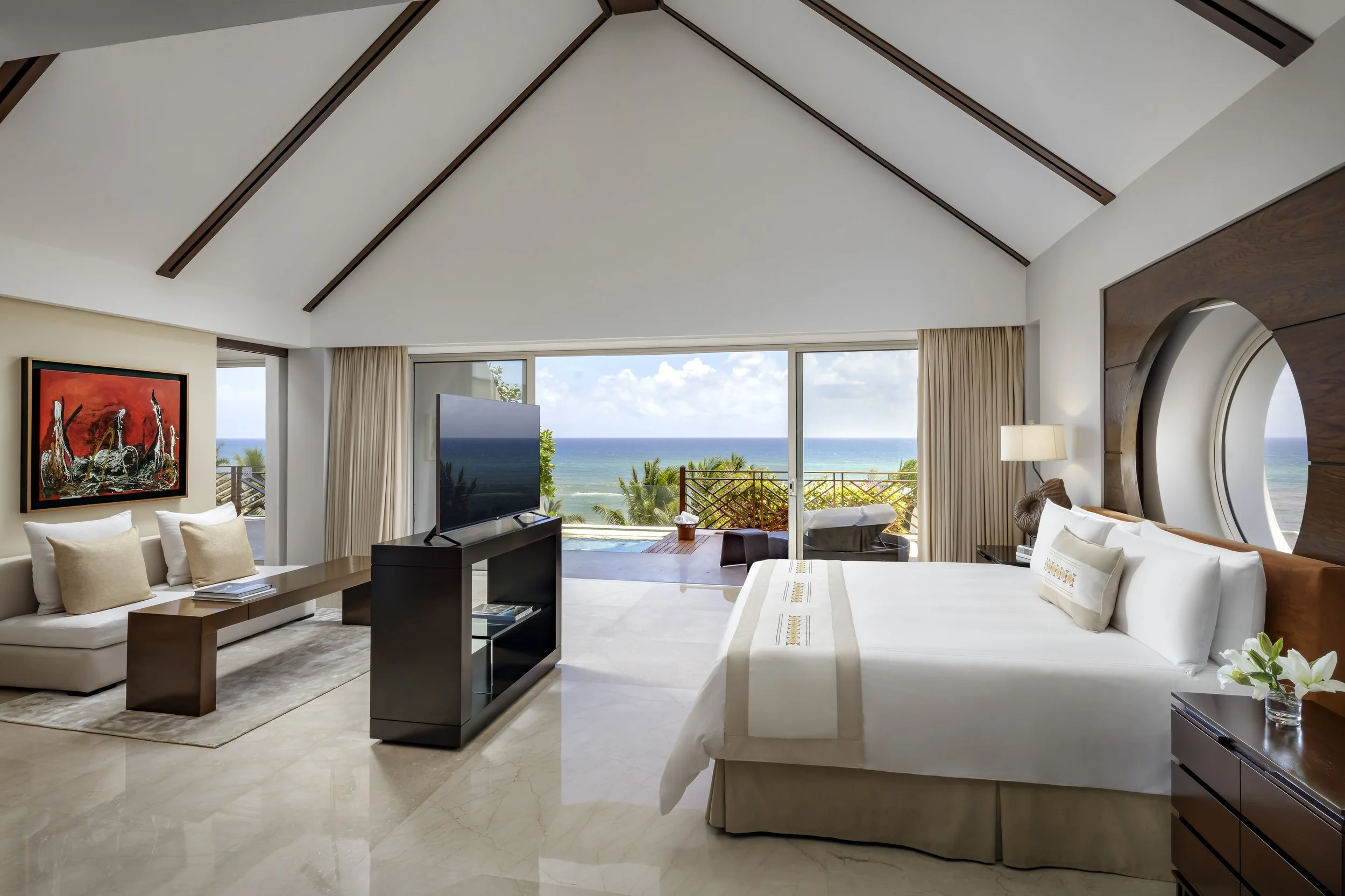 121-Grand-Class-Presidential-King-Bedroom.jpg
