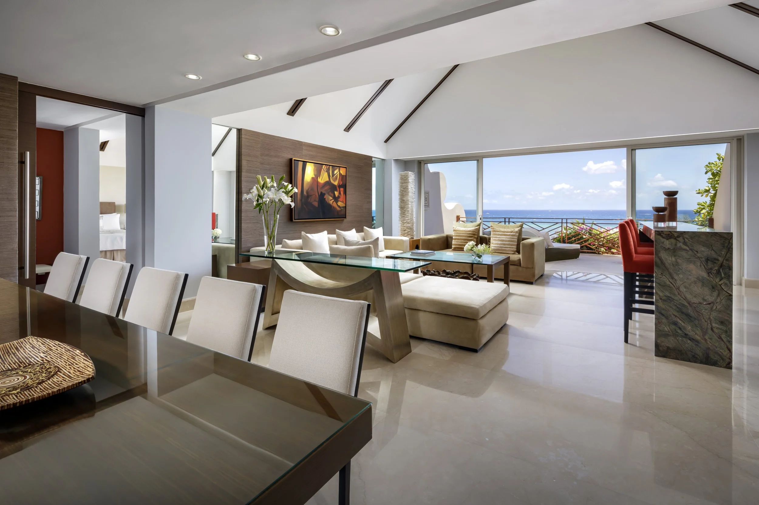 127-Grand-Class-Presidential-Living-and-Dining-Room.jpg