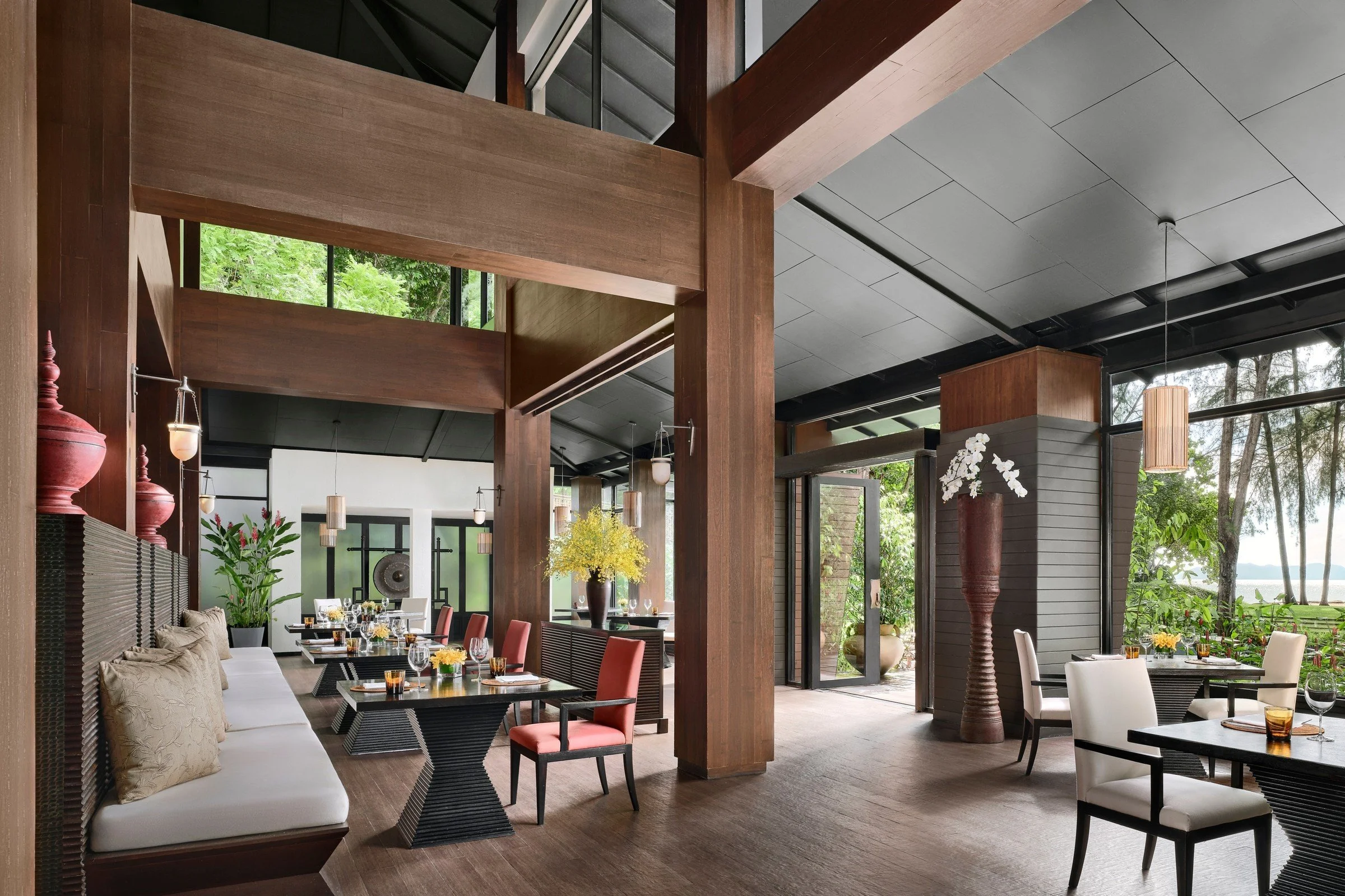 004-Jampoon-Dining-Room.jpg