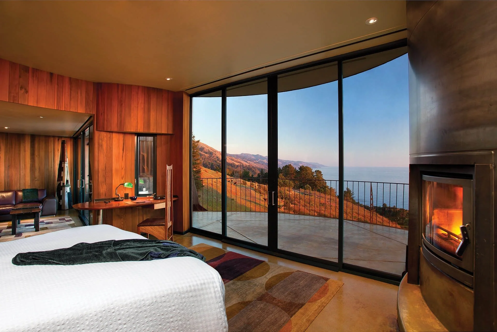 12-Upper-Pacific-Suite-Bedroom.jpg