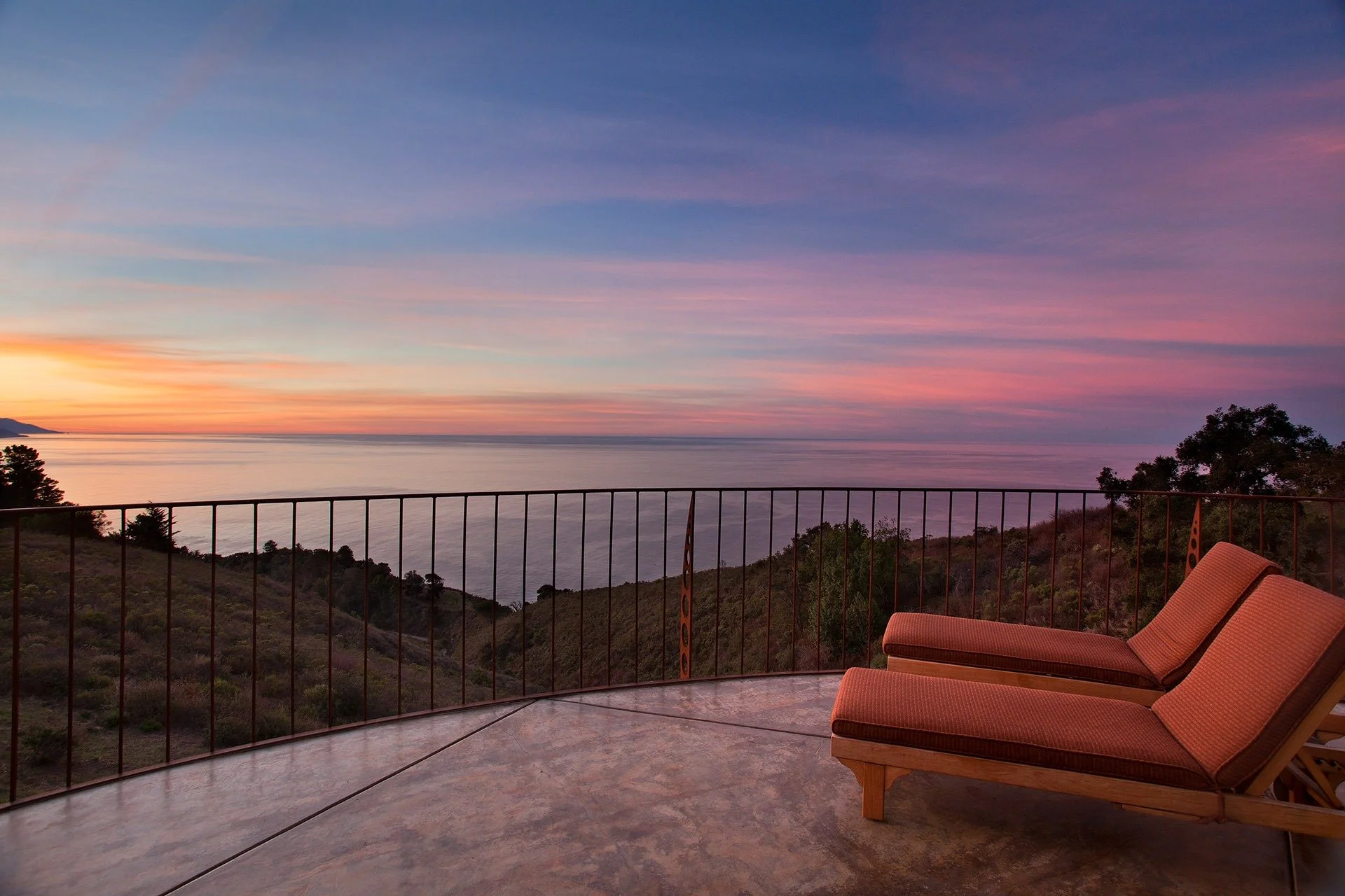36-Upper-Pacific-Suite-Sunset-View.jpg