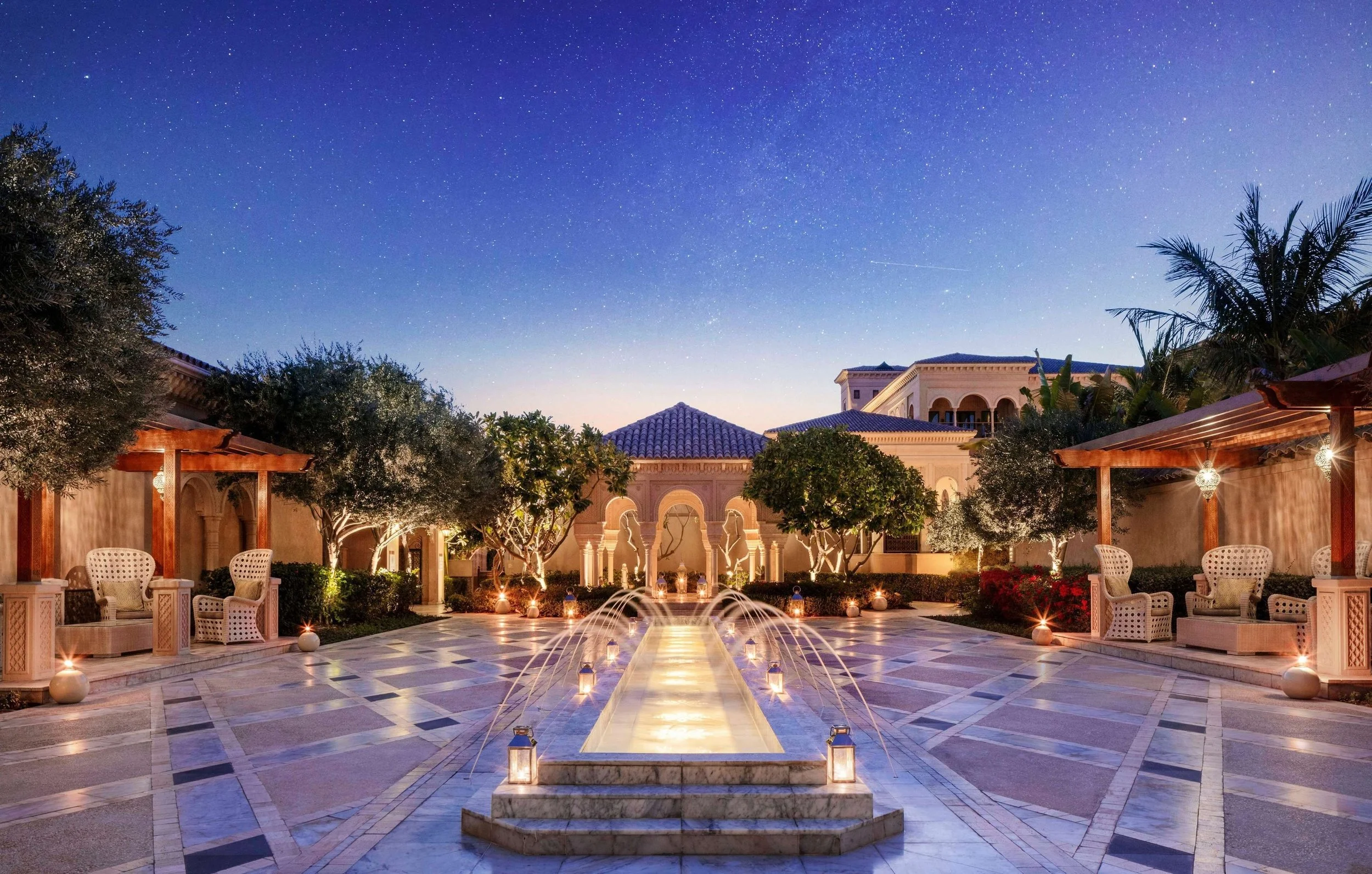 Dubai-06-Courtyard-Fountains-at-Twilight.jpg