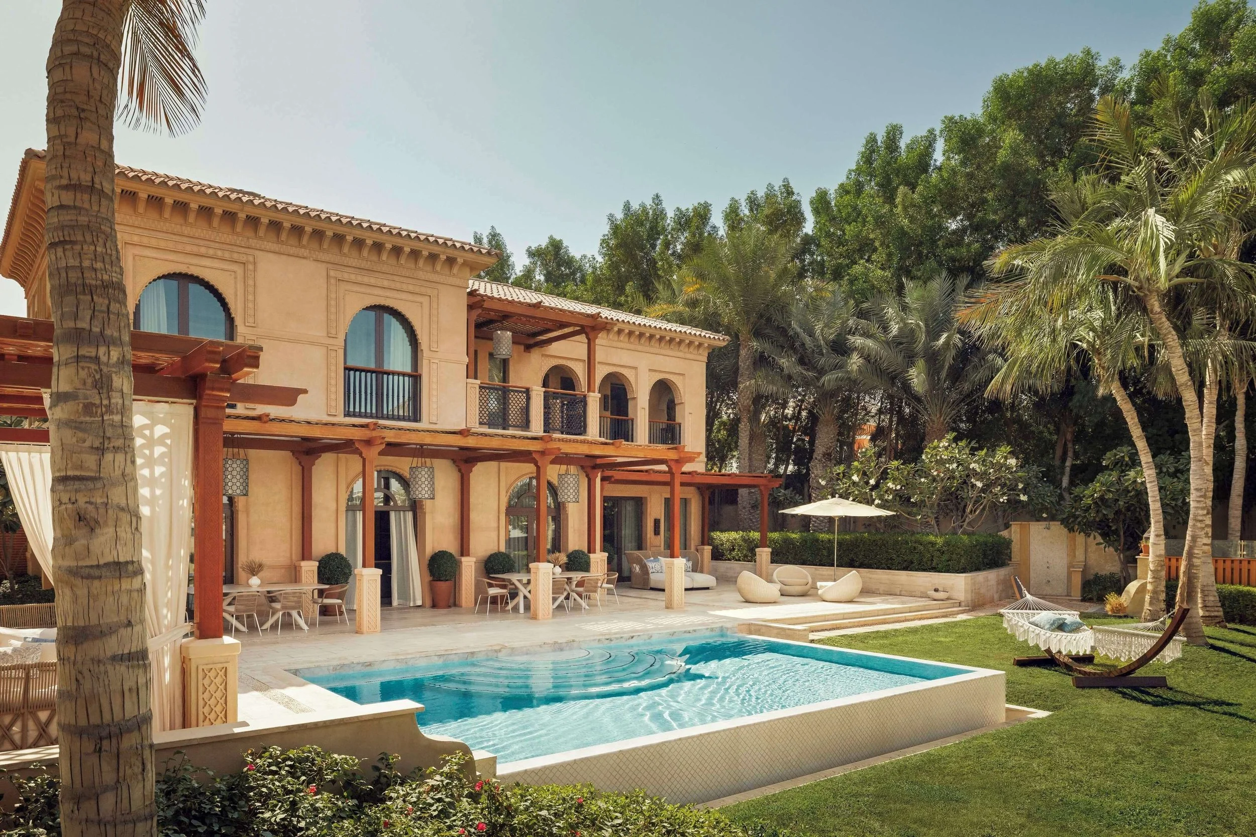 Dubai-11-Beachfront-Villa-Garden-and-Pool.jpg