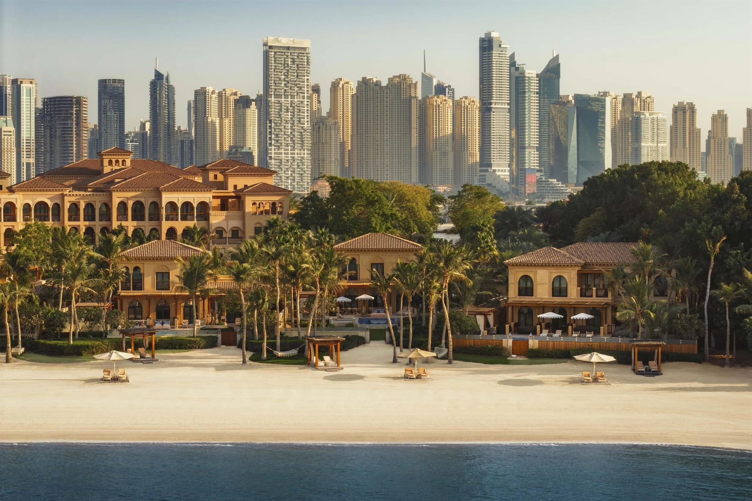 Dubai-29-Resort-Beach-and-Dubai-Skyline.jpg