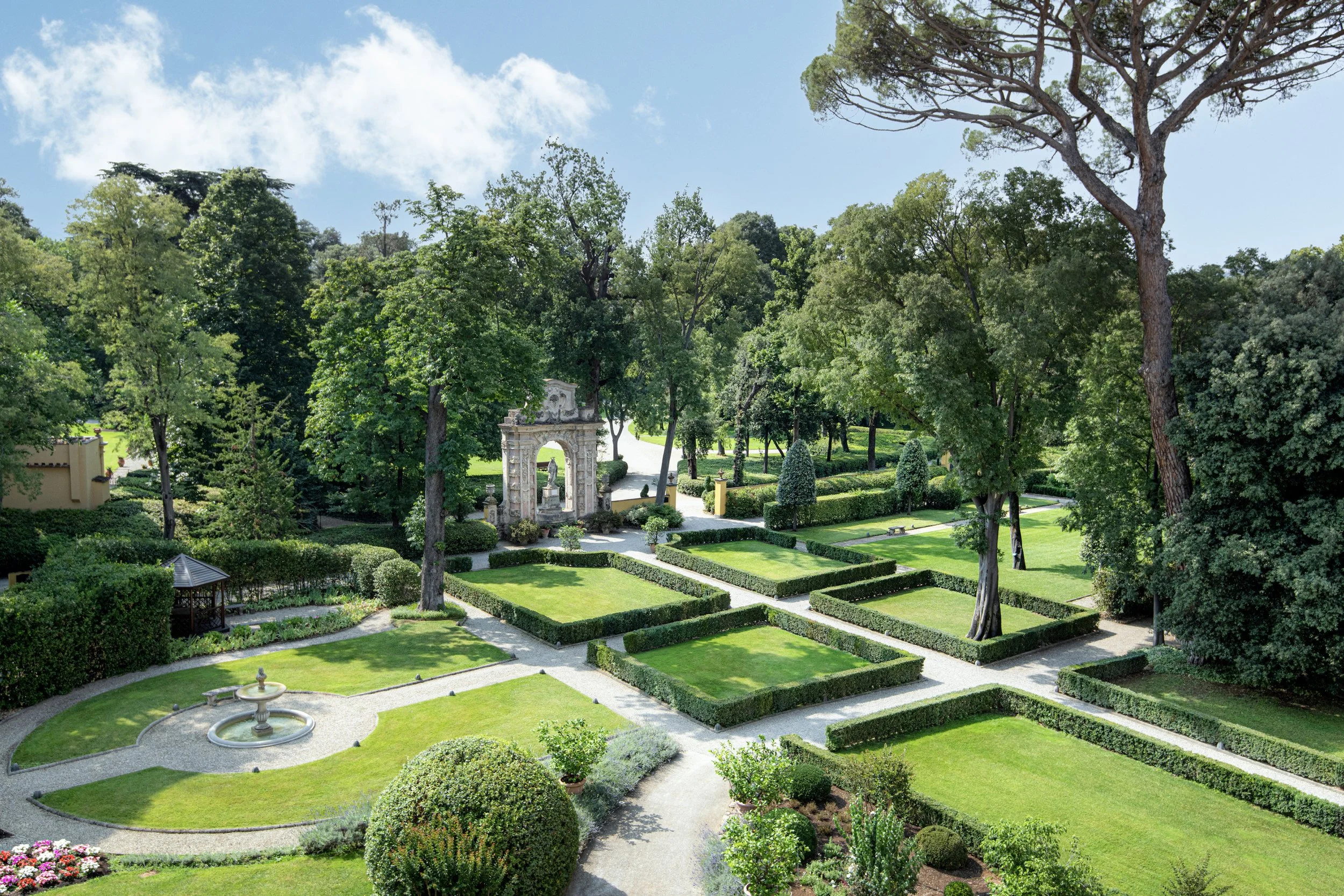 Four-Seasons-Firenze-Gherardesca-Garden-Overview.jpg