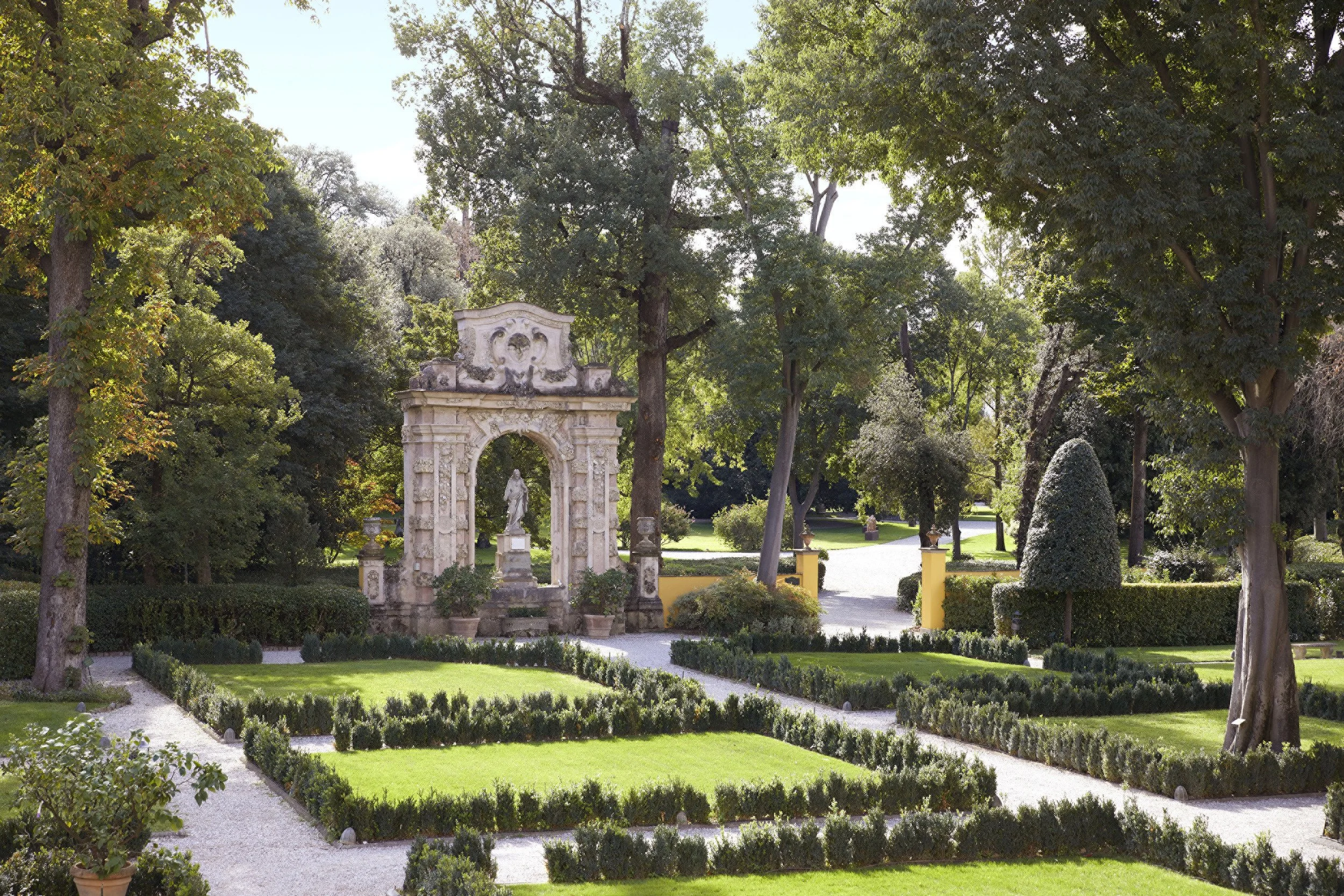 Four-Seasons-Firenze-Gherardesca-Garden-Pavilion-and-Paths.jpg
