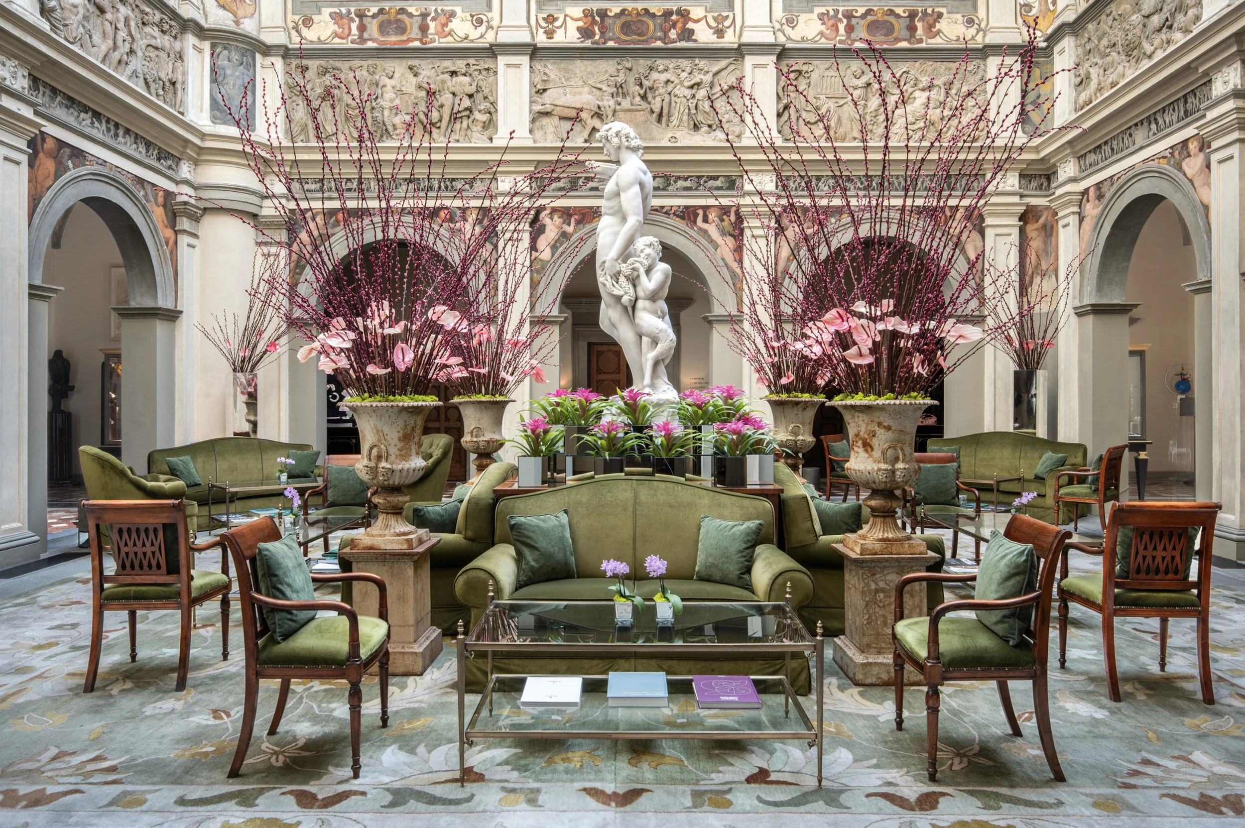 Four-Seasons-Firenze-Historic-Palazzo-Atrium.jpg