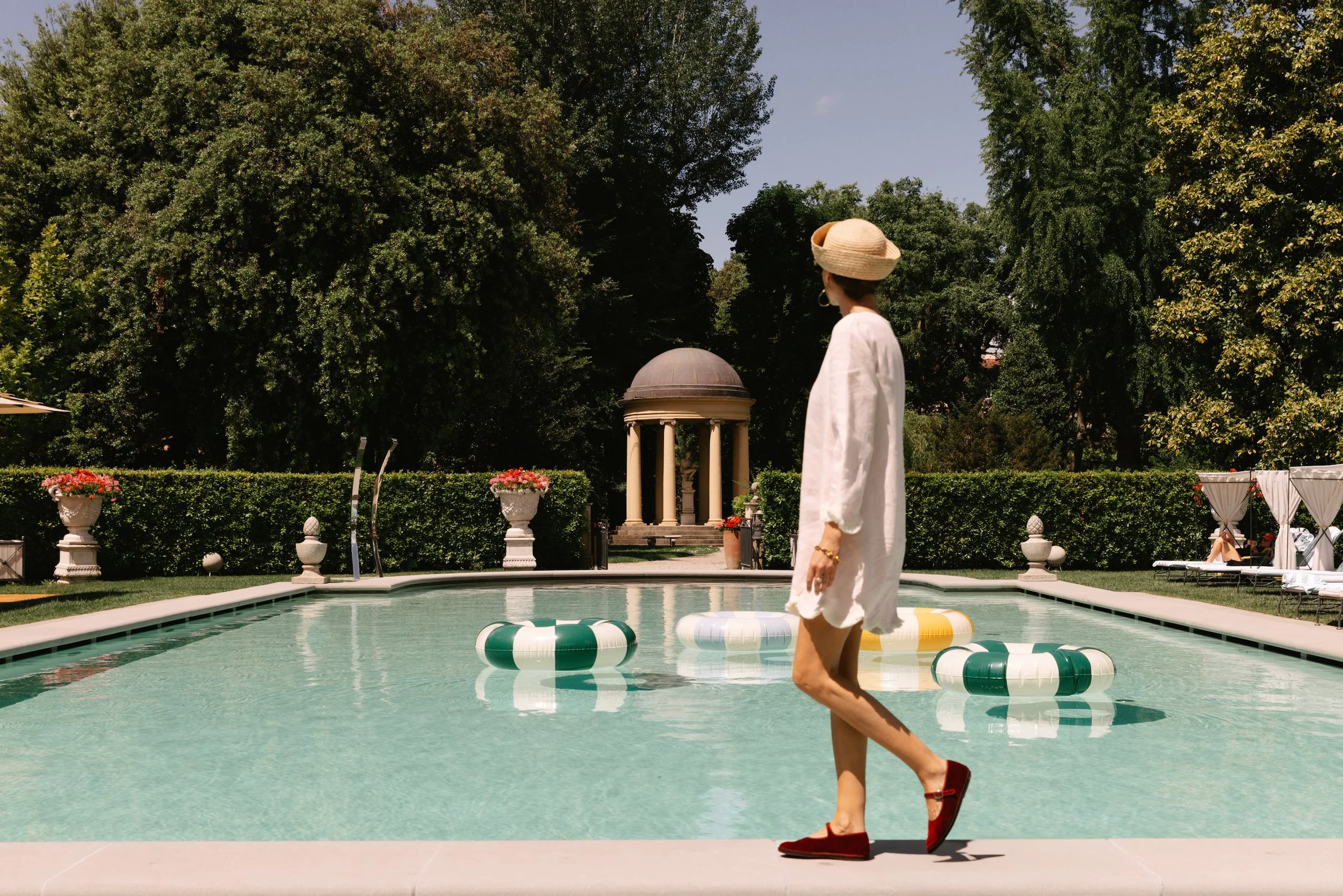 Four-Seasons-Firenze-Outdoor-Pool-in-Summer.jpg