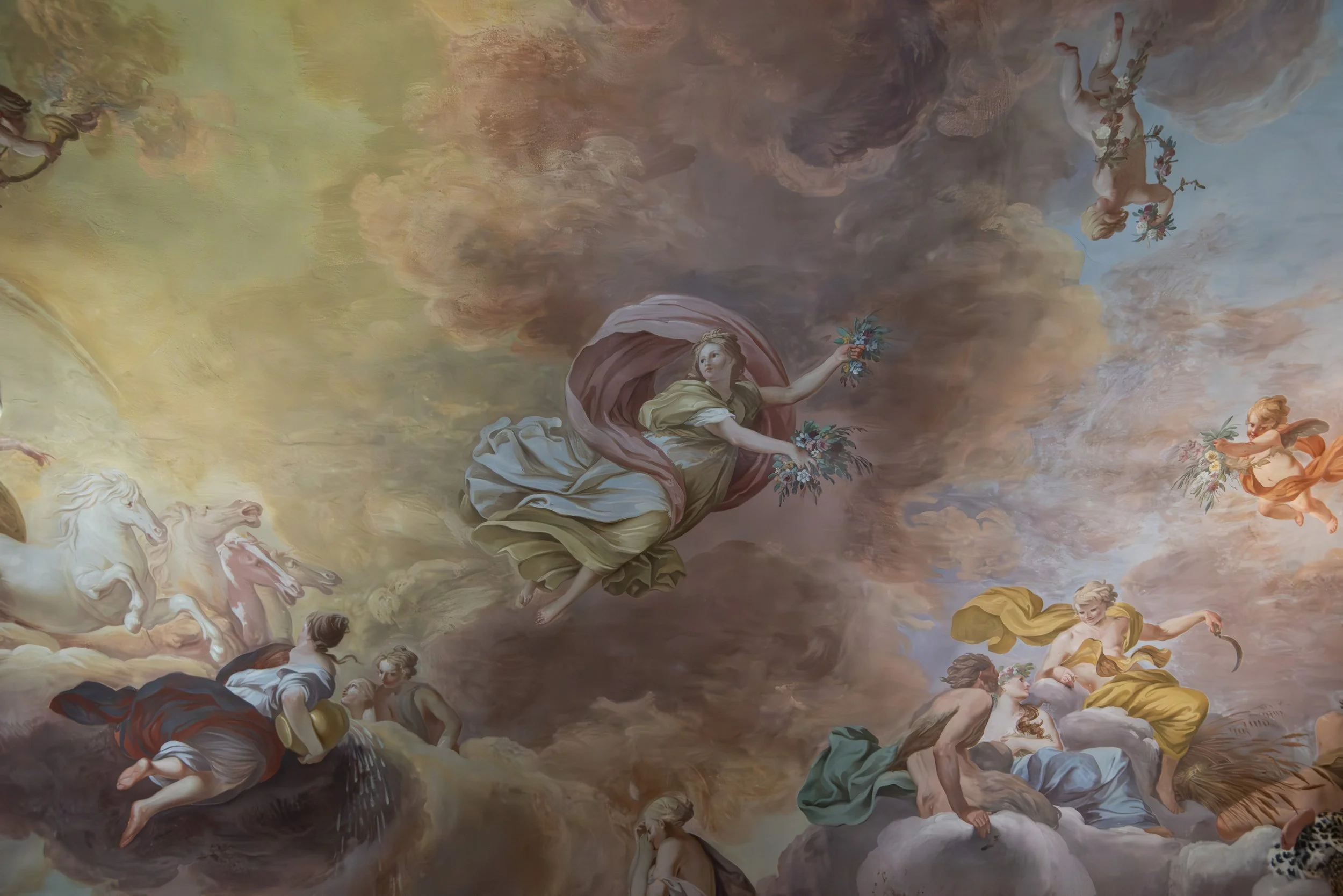 Four-Seasons-Firenze-Palazzo-del-Nero-Presidential-Suite-Painted-Ceiling.jpg