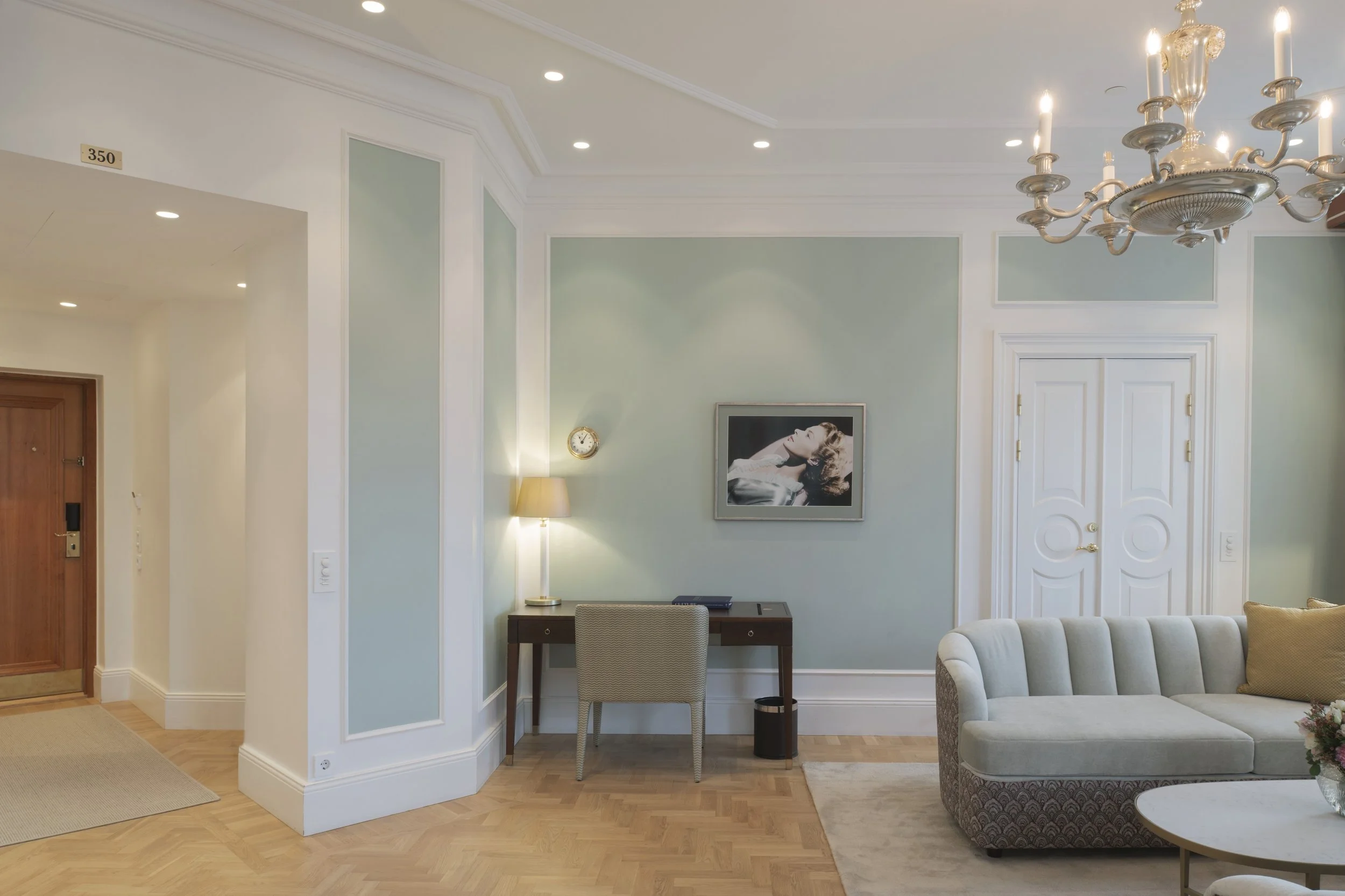 16-Grand-Hotel-Stockholm-Ingrid-Bergman-Suite-Living-Room.jpg