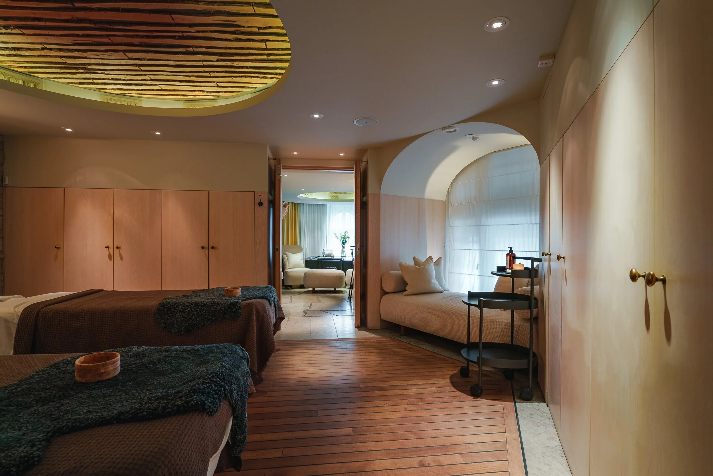30-Grand-Hotel-Stockholm-Private-Spa-Suite-Lounge.jpg