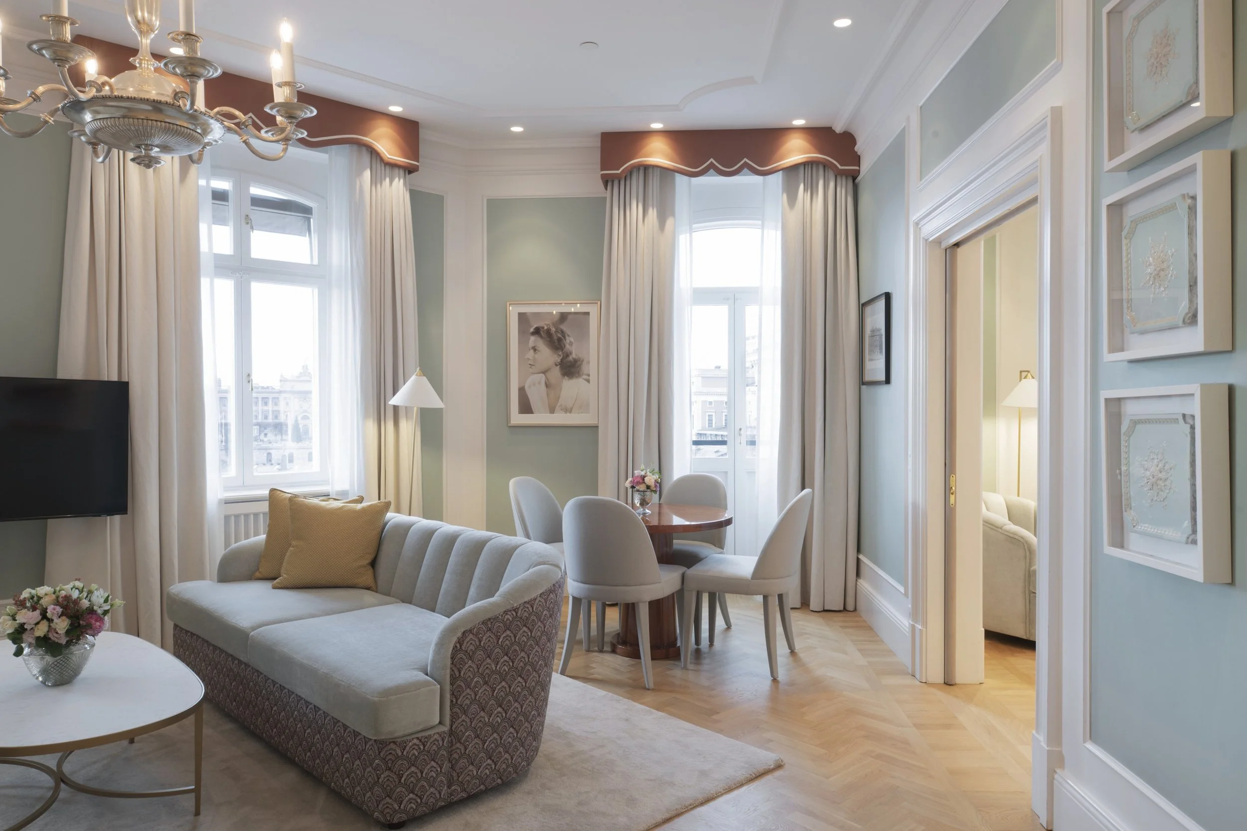 34-Grand-Hotel-Stockholm-Ingrid-Bergman-Suite-Lounge.jpg