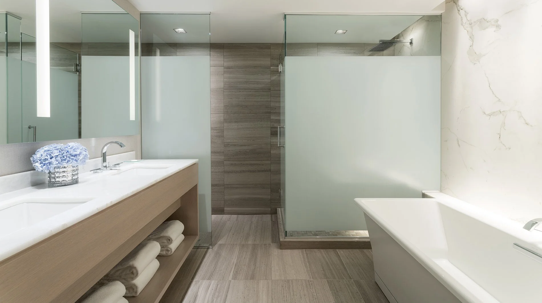 The-Ritz-Carlton-Chicago-navy-bathroom.jpg