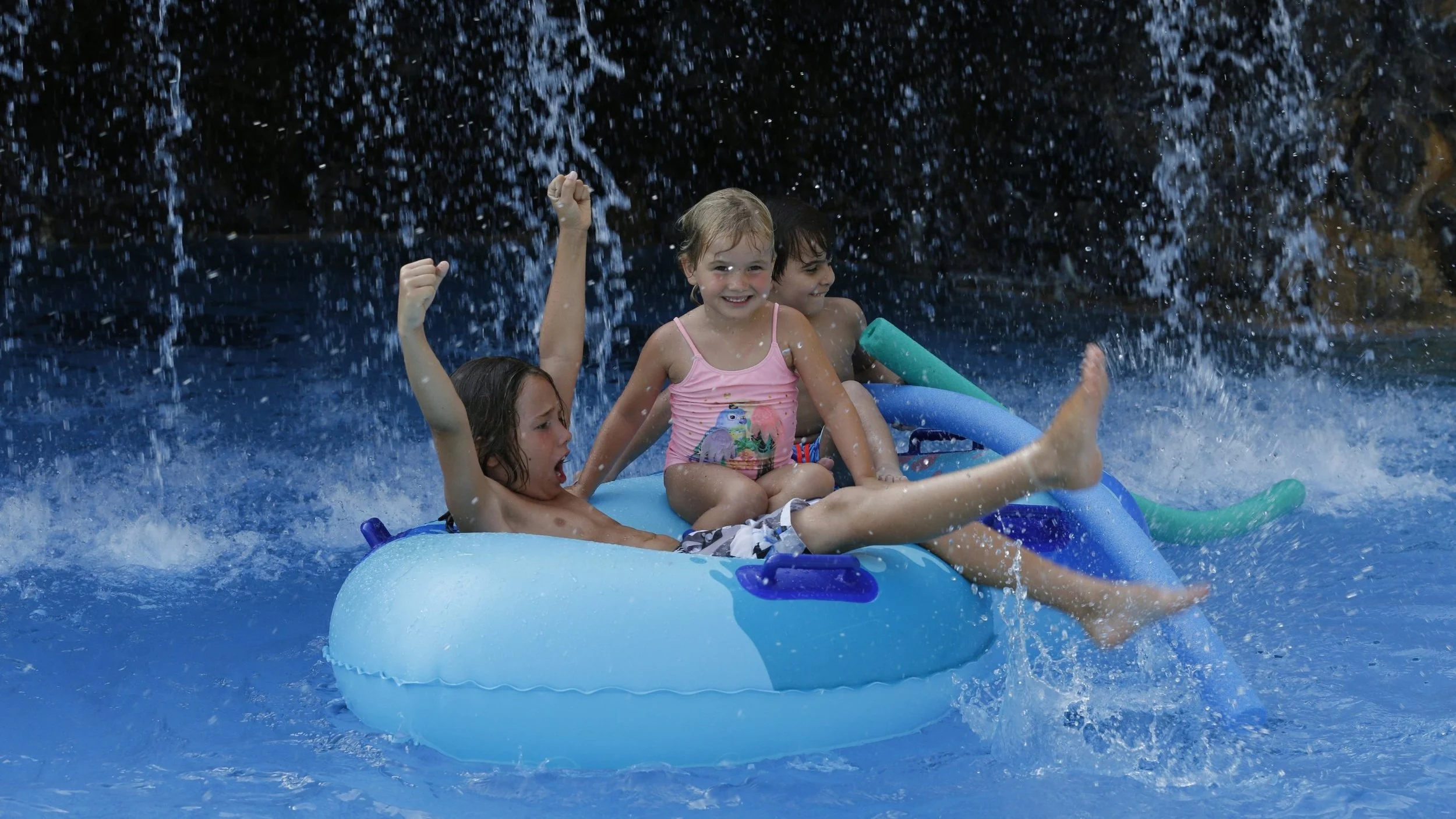 Family-Lazy-River-Activity.jpg