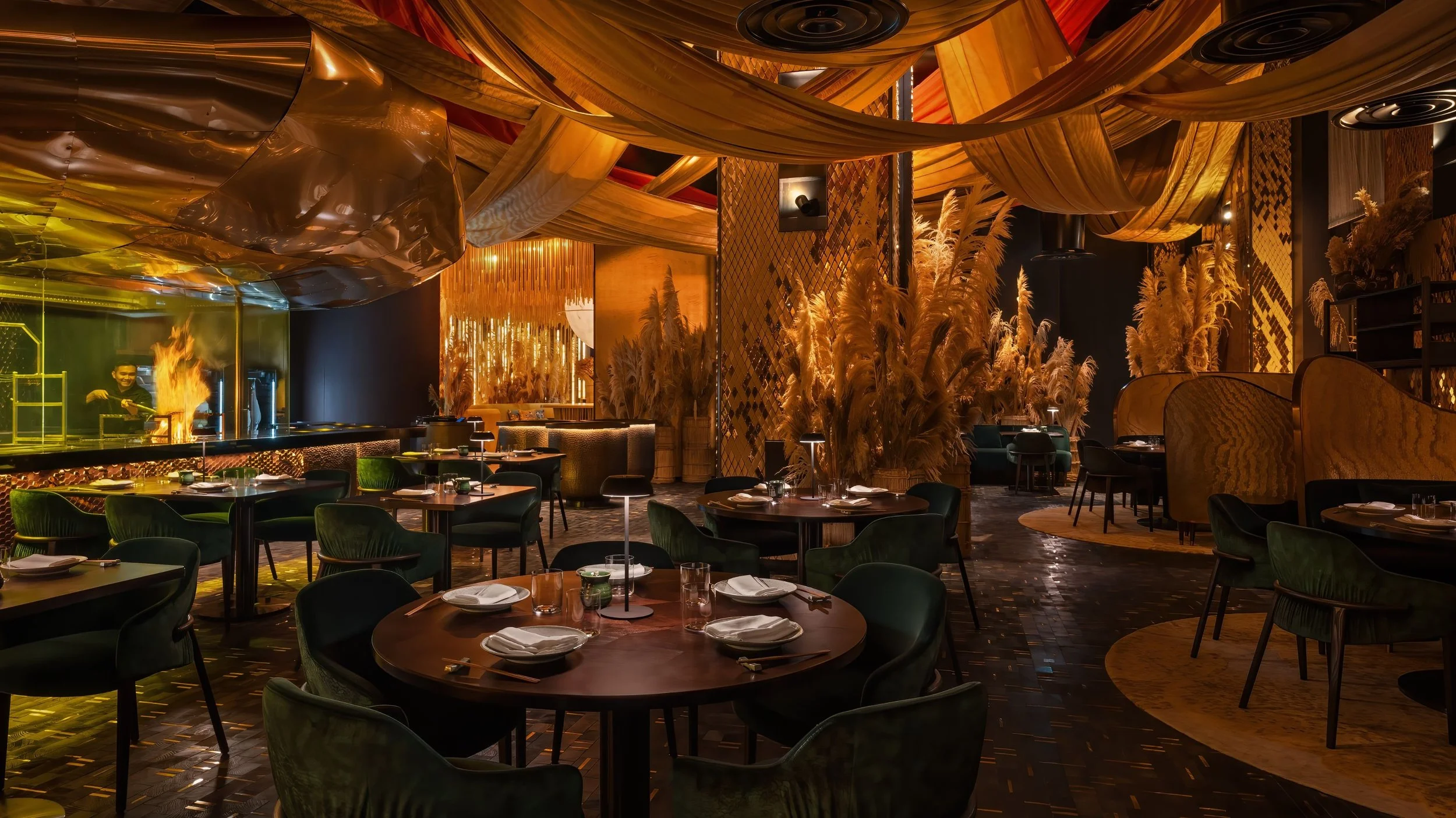 Strawfire-Main-Dining-Room.jpg