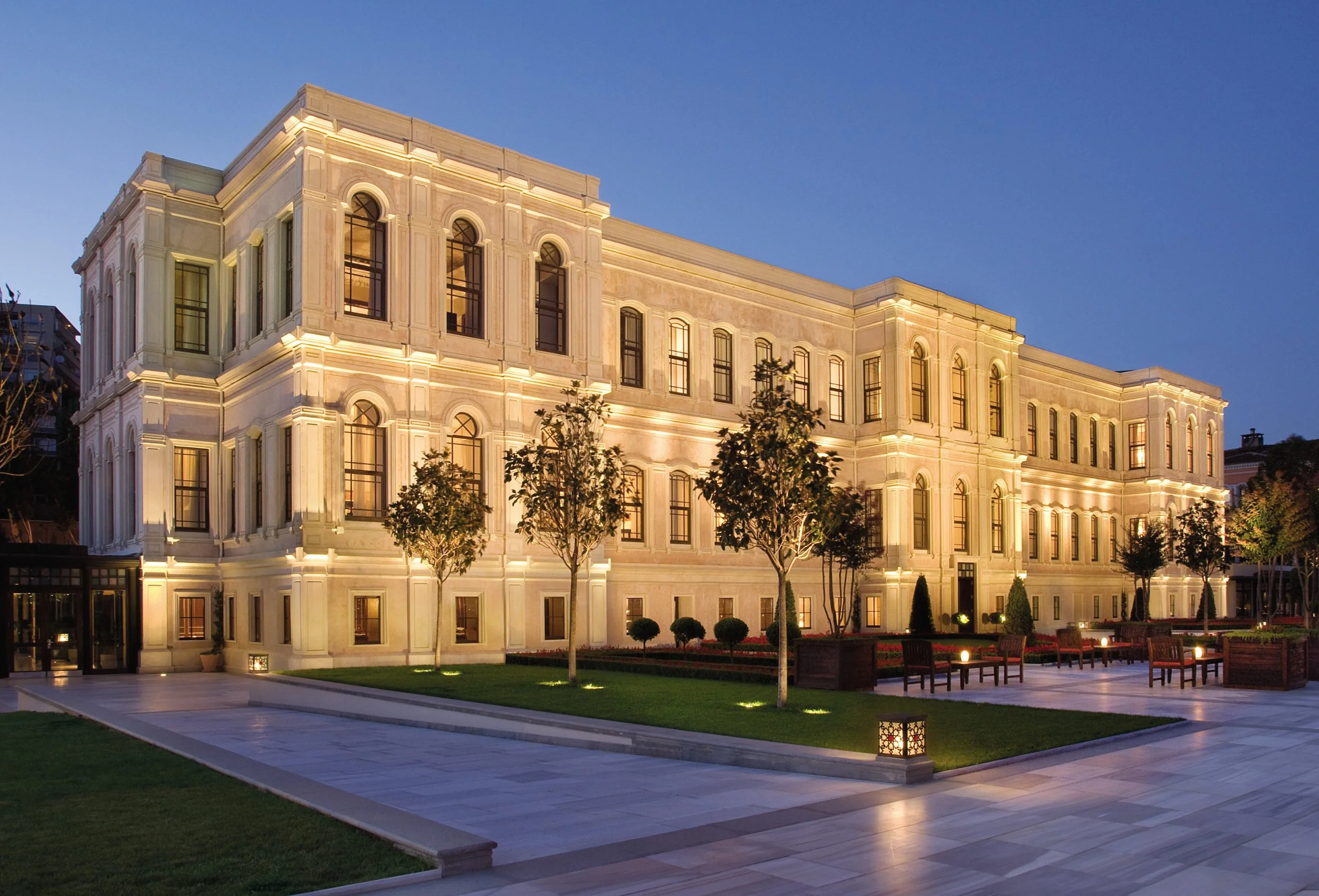 02-Historic-Palace-Exterior-at-Night-BOP-0058.jpg