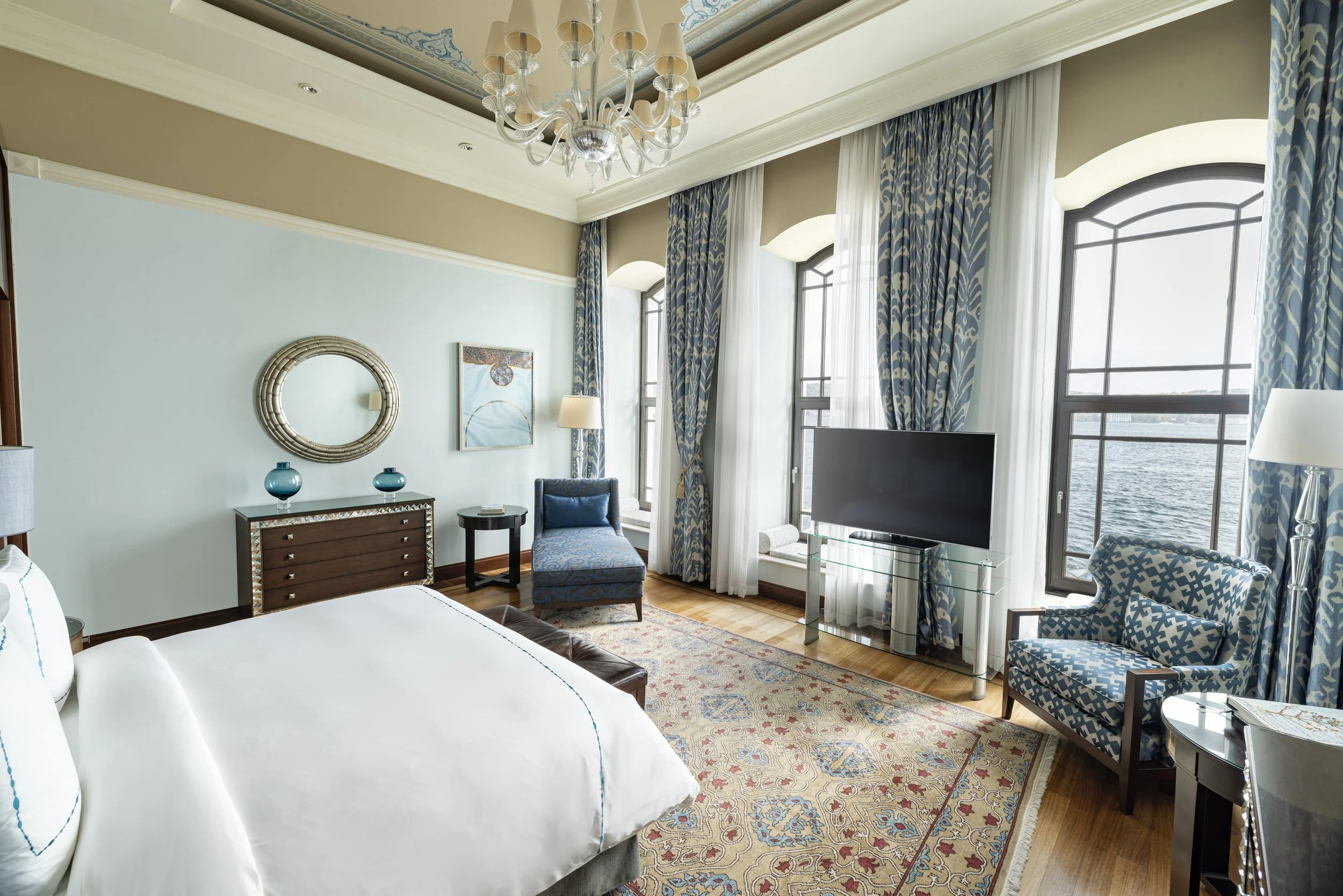 04-Atik-Pasha-Suite-Bedroom-and-Bosphorus-Views-BOP-1875.jpg