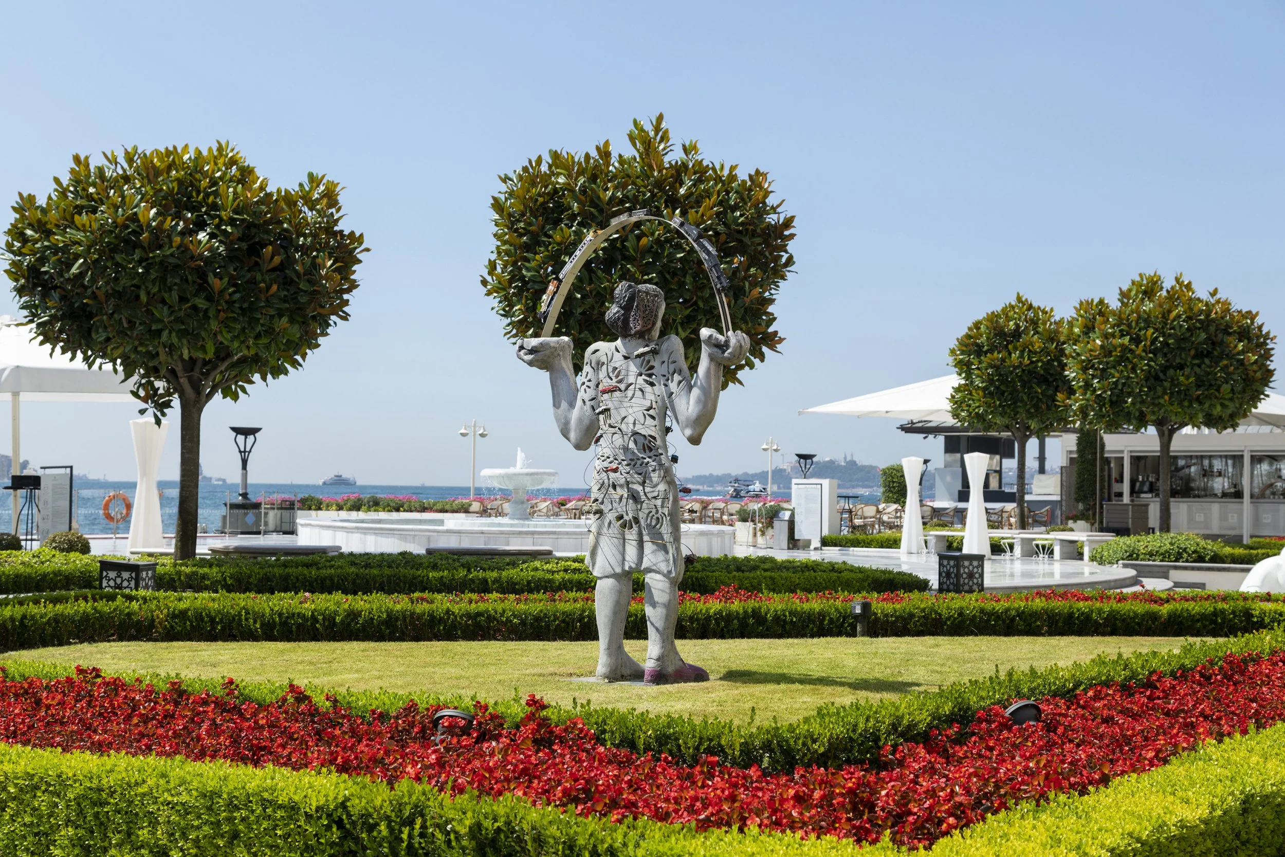 09-Hotel-Gardens-and-Outdoor-Art-BOP-1114.jpg