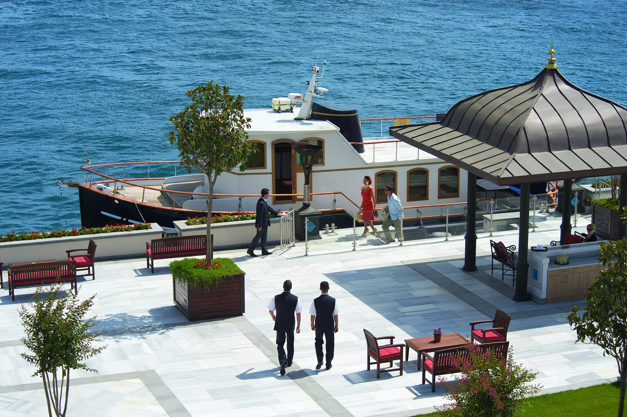 13-Boat-Arrival-at-Hotel-Dock-BOP-0105.jpg