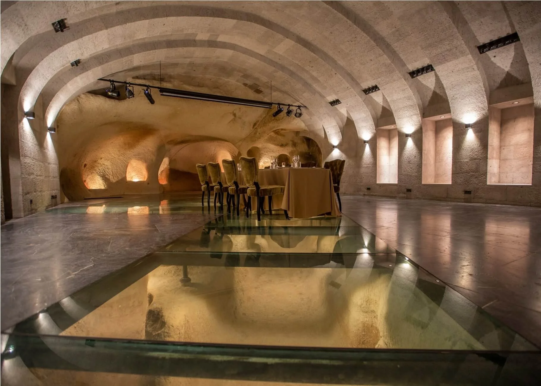03-Vaulted-Event-Space-and-Historic-Features.jpg