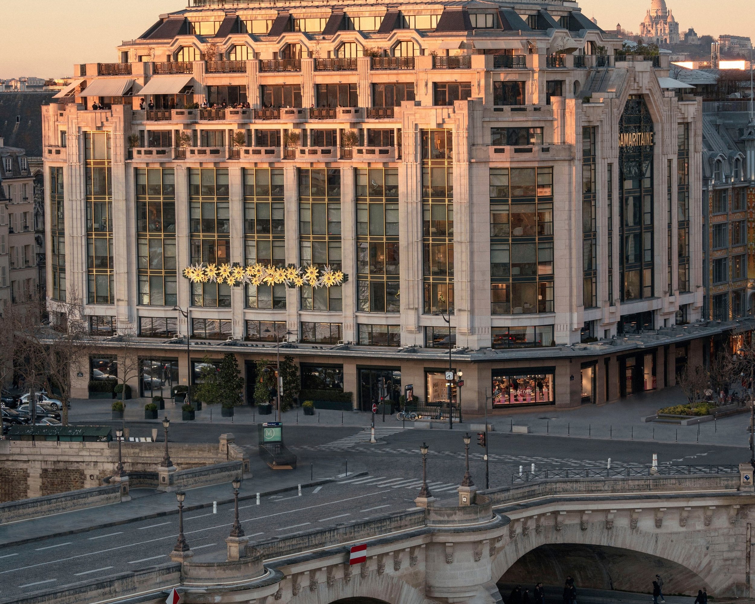 02-Samaritaine-Hotel-at-Dusk.jpg
