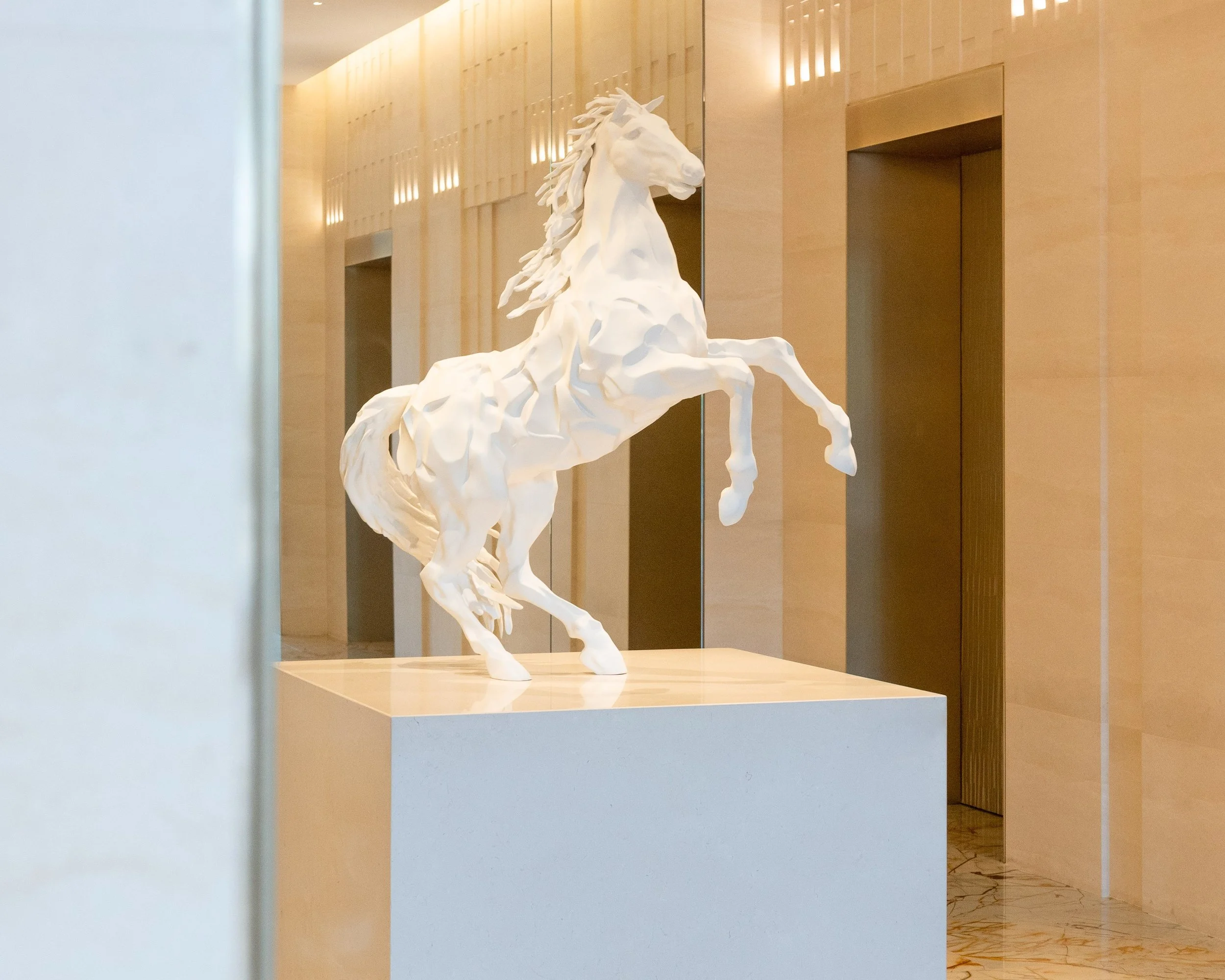 03-Frank-Gehry-Horse-Sculpture.jpg