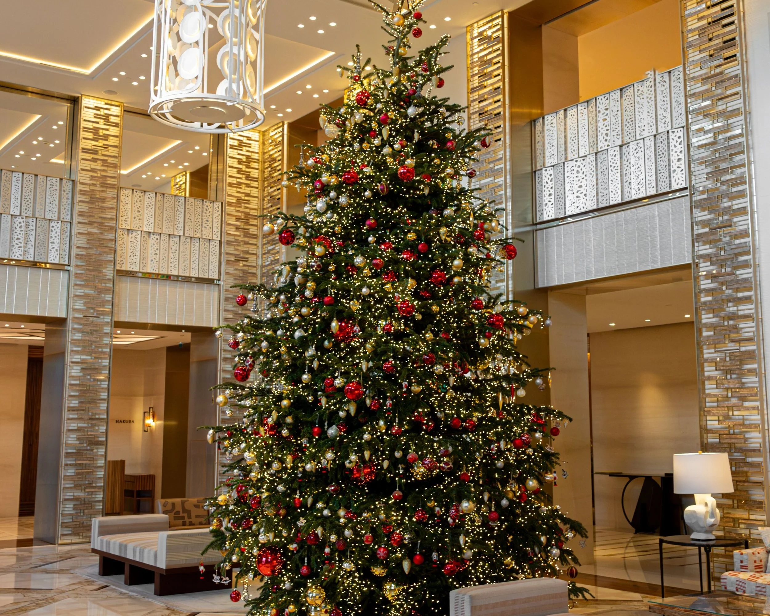 11-Hotel-Festive-Season-Tree.jpg