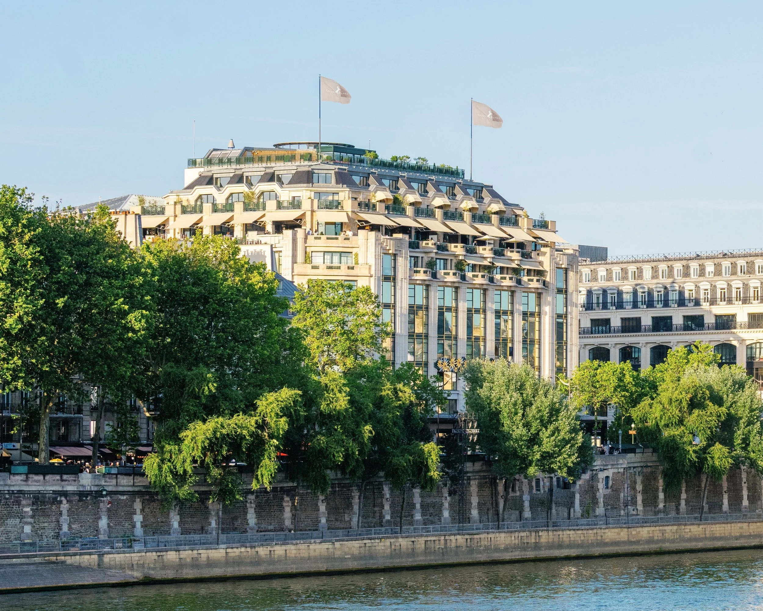12-Hotel-Riverfront-in-Sunshine.jpg