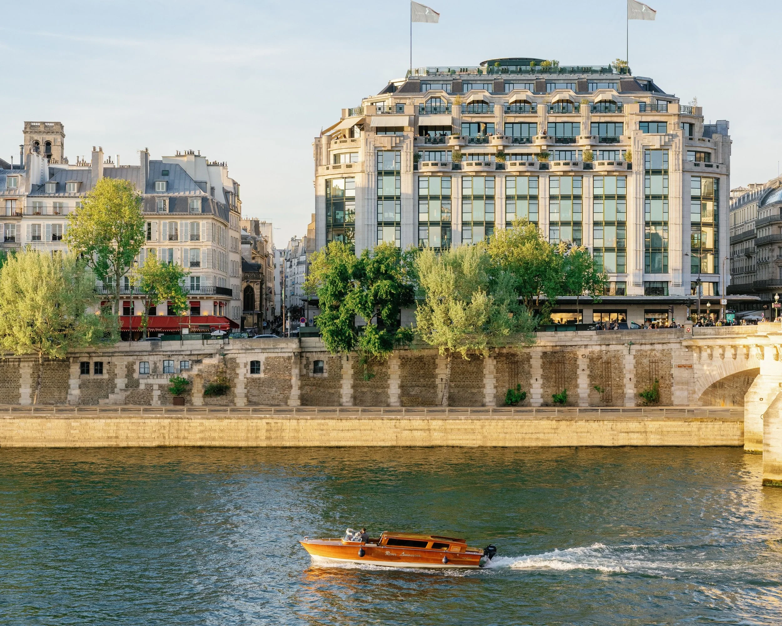 13-Riverboat-Passing-the-Hotel.jpg