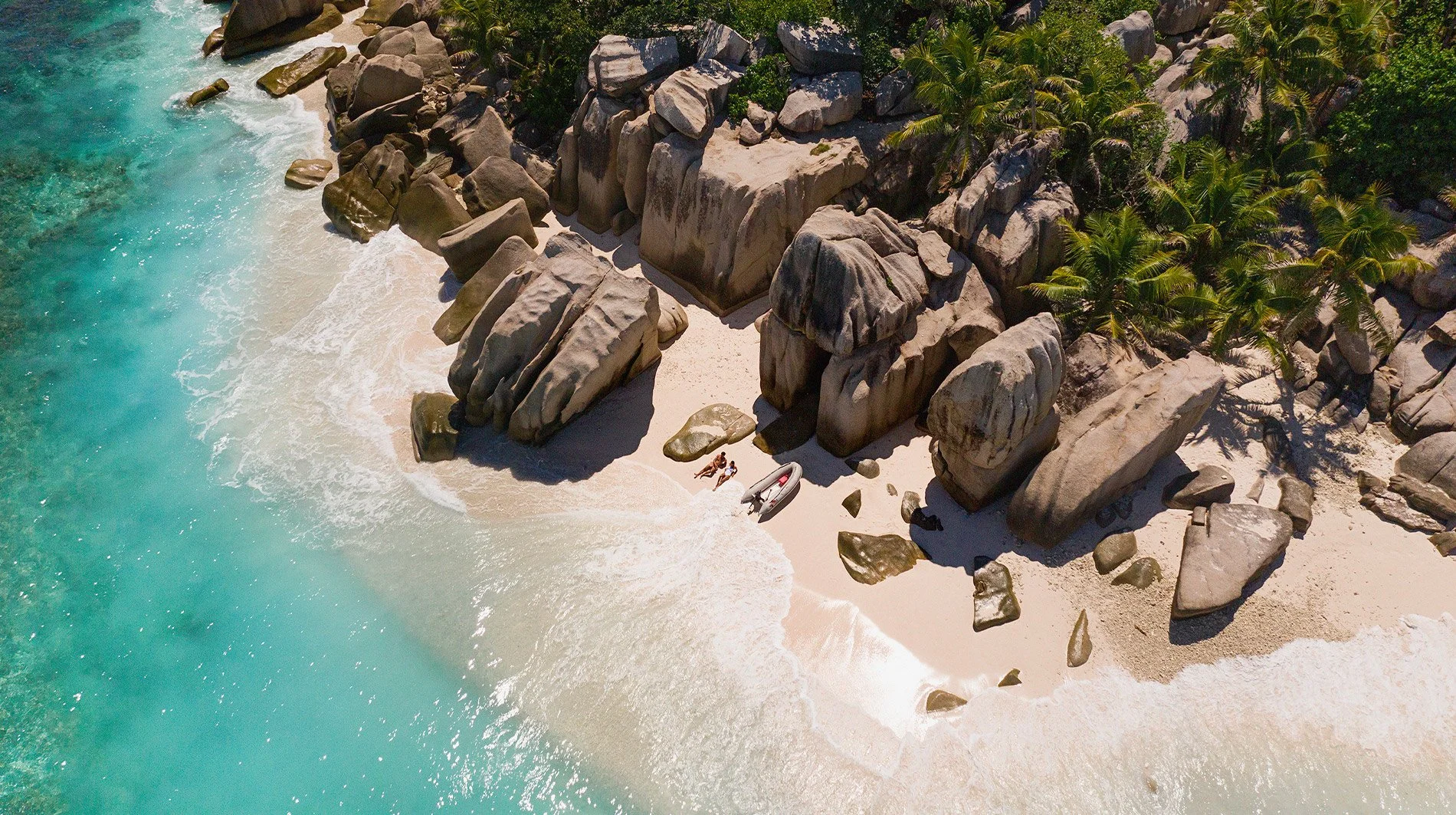 raffles-seychelles-island-hopping.jpg