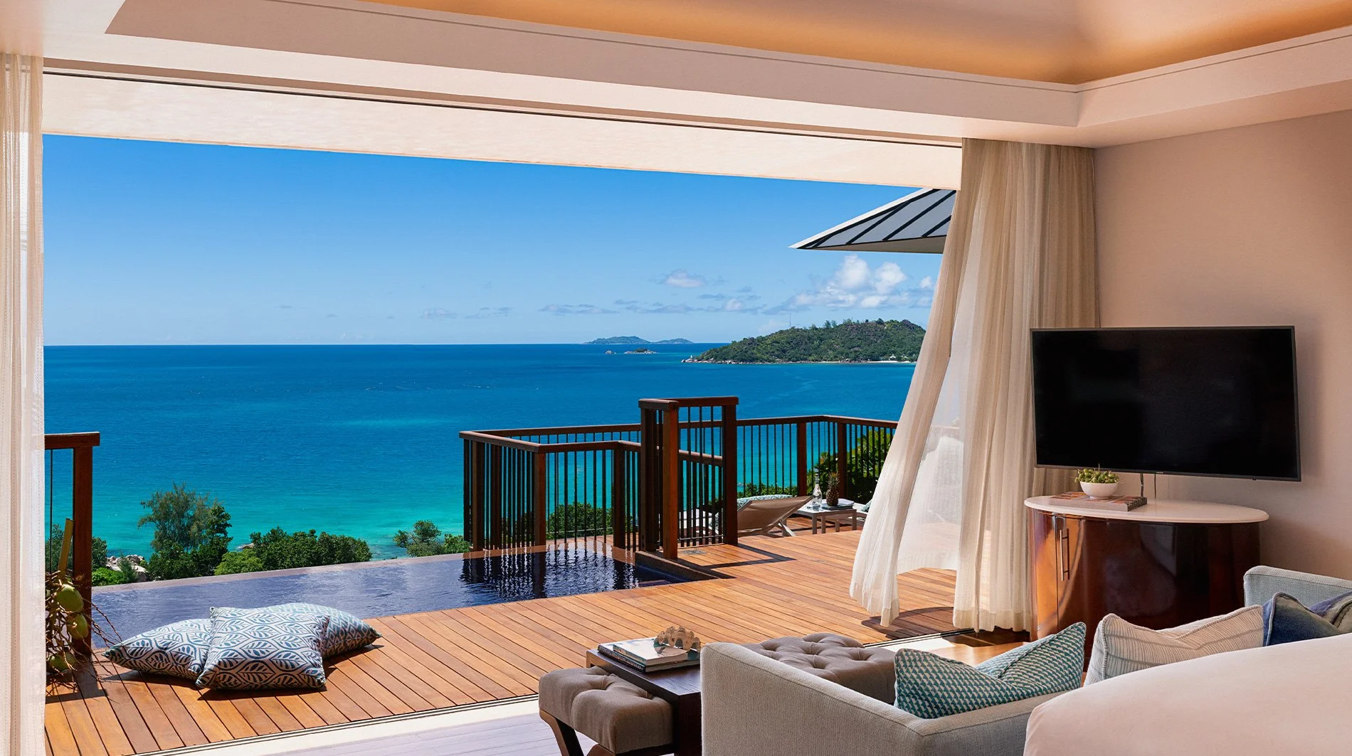 raffles-seychelles-Panoramic-Pool-Villa.jpg