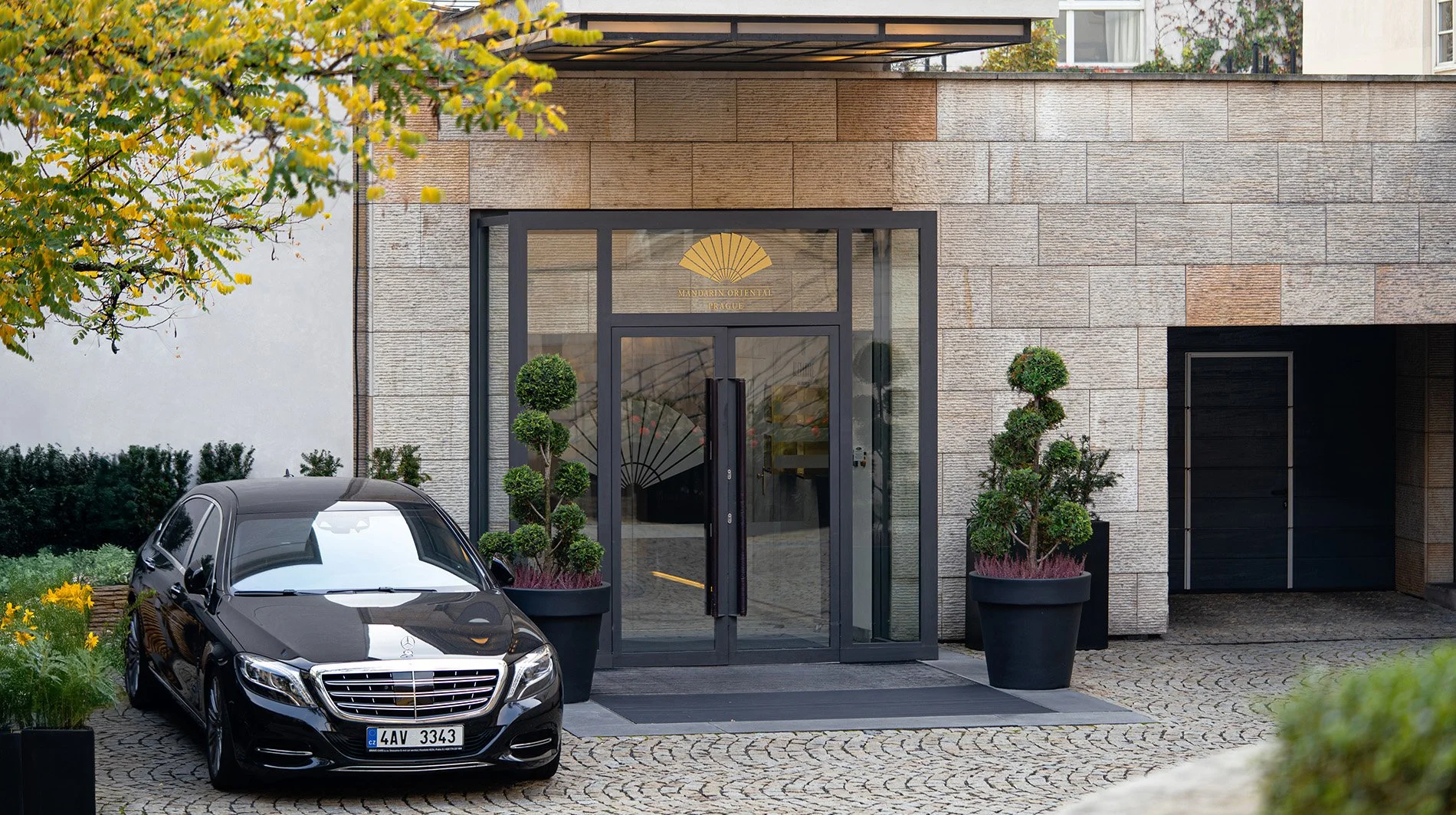 mandarin-oriental-prague-entrance.jpg