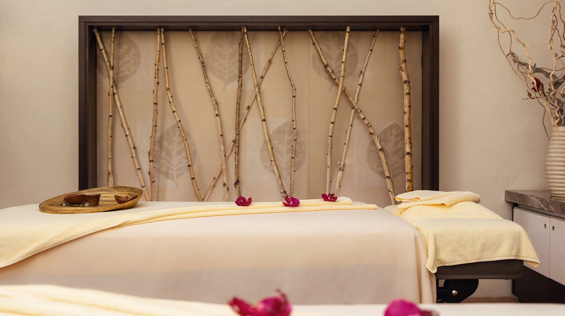 mandarin-oriental-prague-wellness-spa-suite.jpg