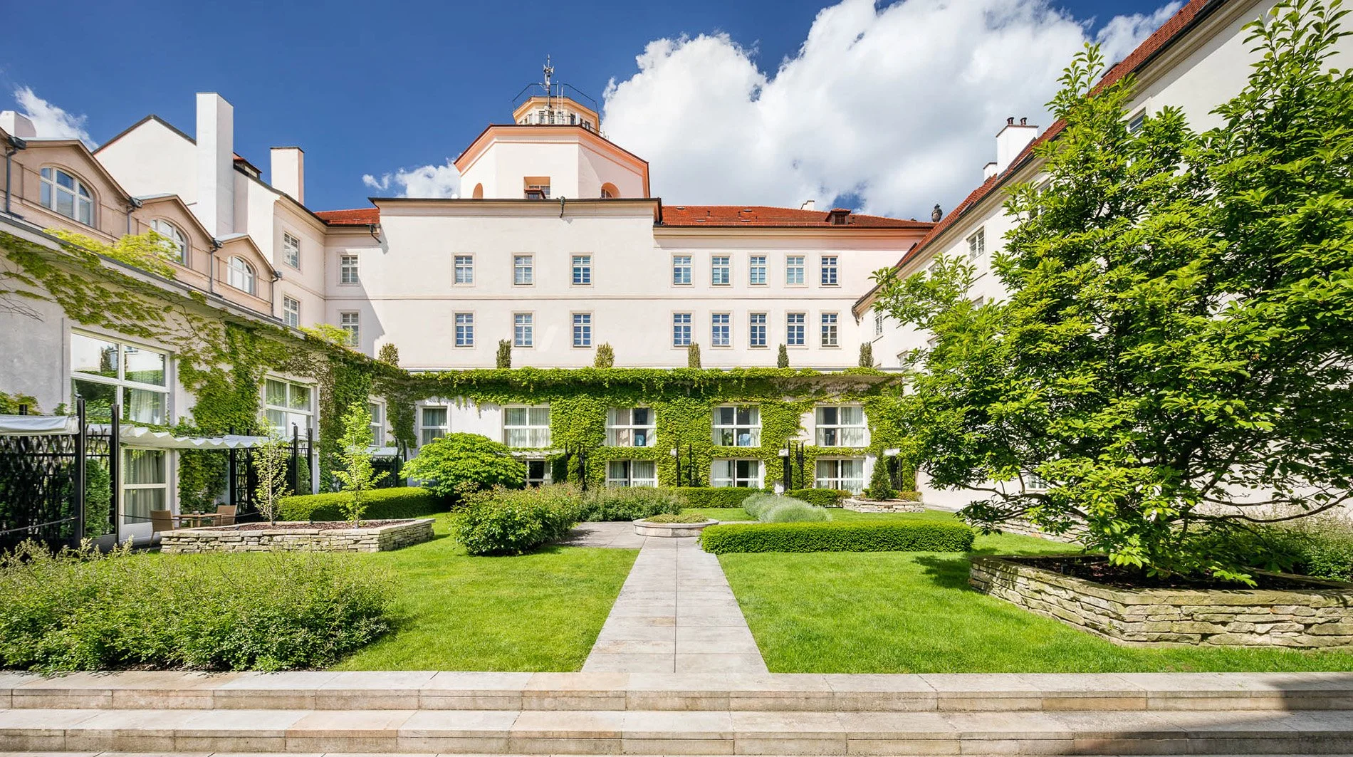 mandarin-oriental-prague-monastery-garden.jpg