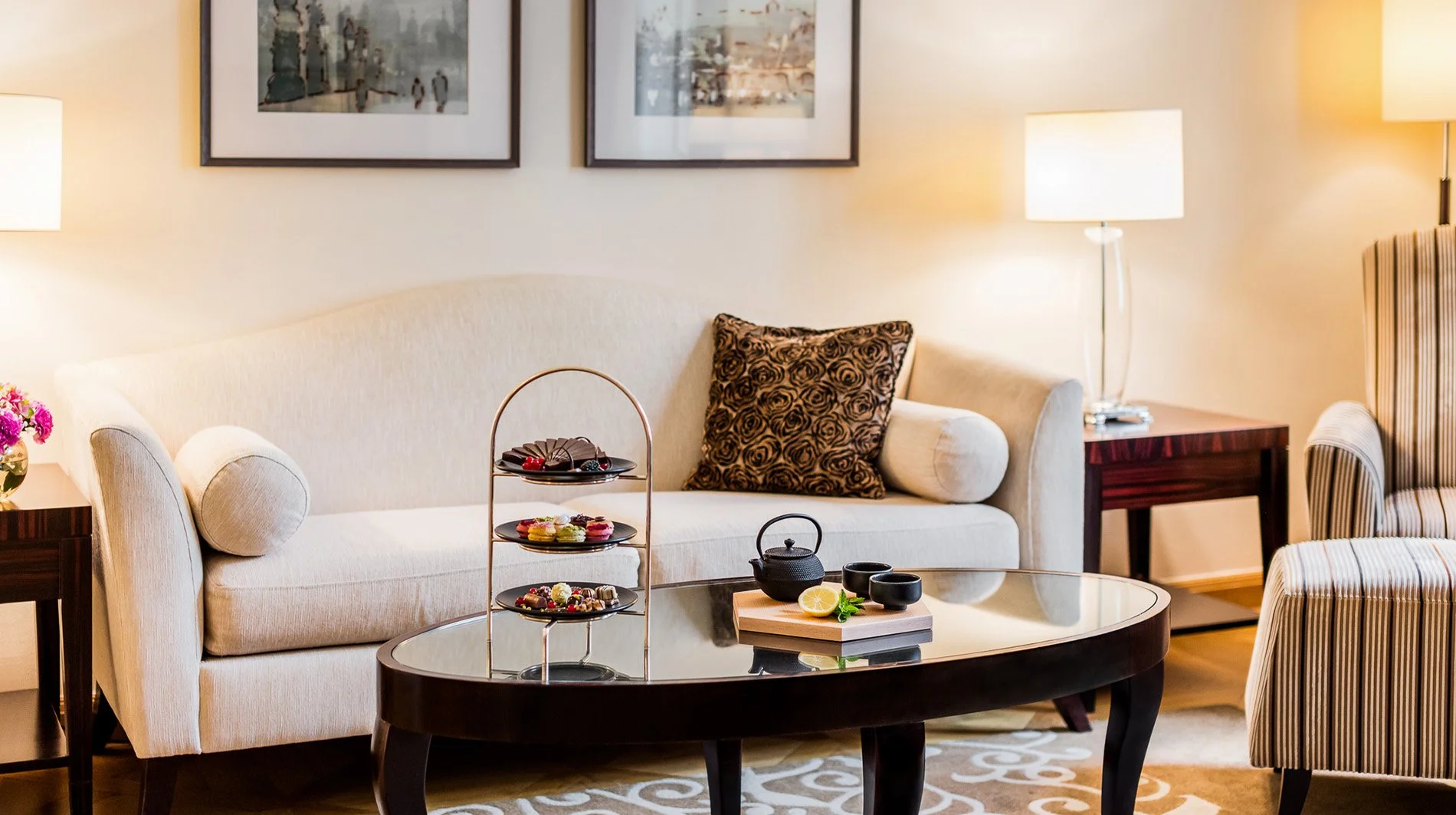 mandarin-oriental-prague-deluxe-suite-living-room-detail.jpg