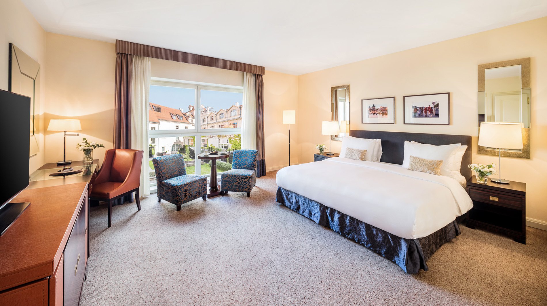 mandarin-oriental-prague-deluxe-garden-view-room.jpg