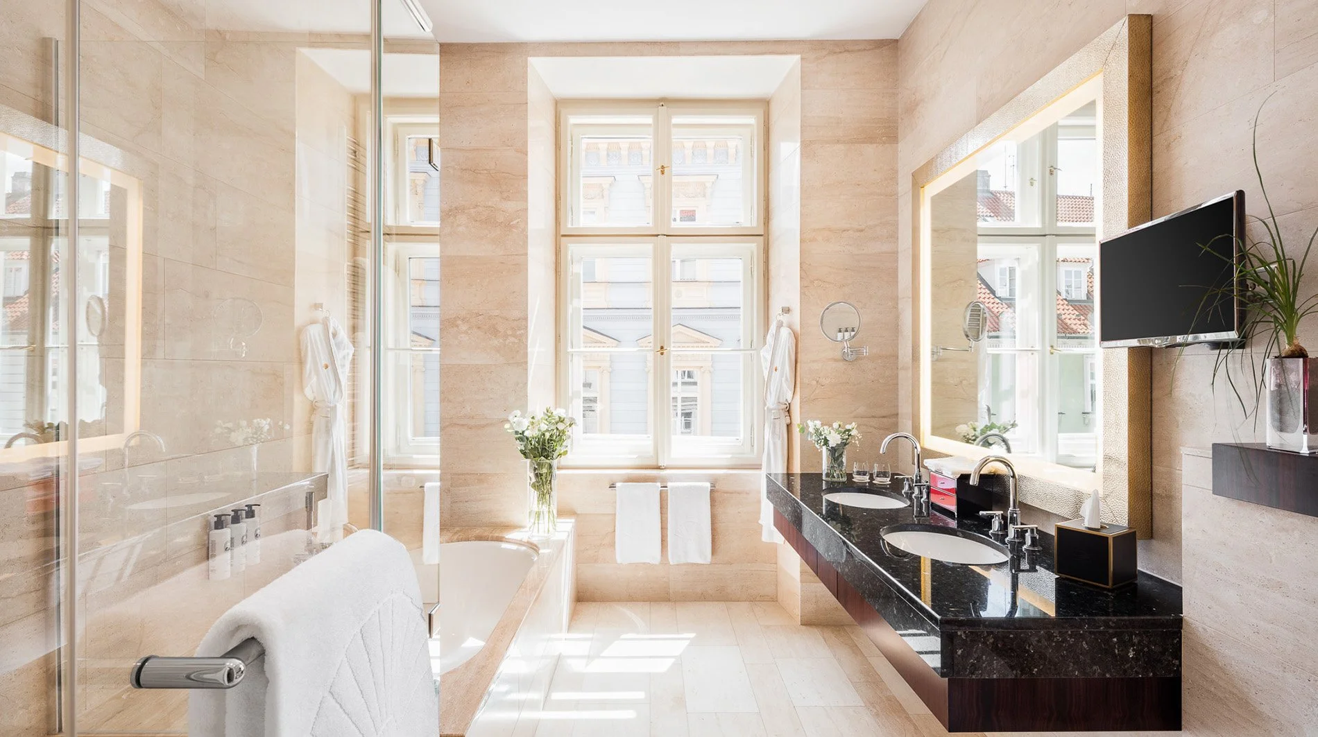 mandarin-oriental-prague-heritage-suite-bathroom.jpg
