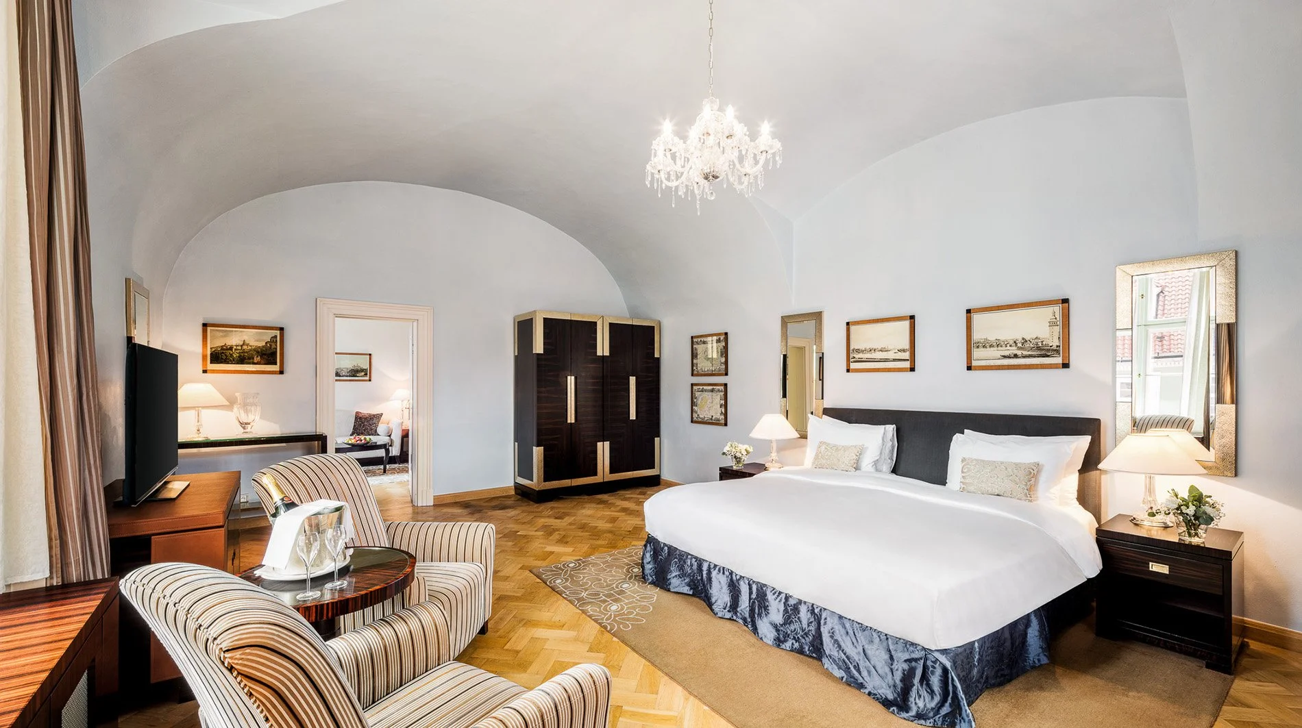 mandarin-oriental-prague-heritage-suite-room.jpg