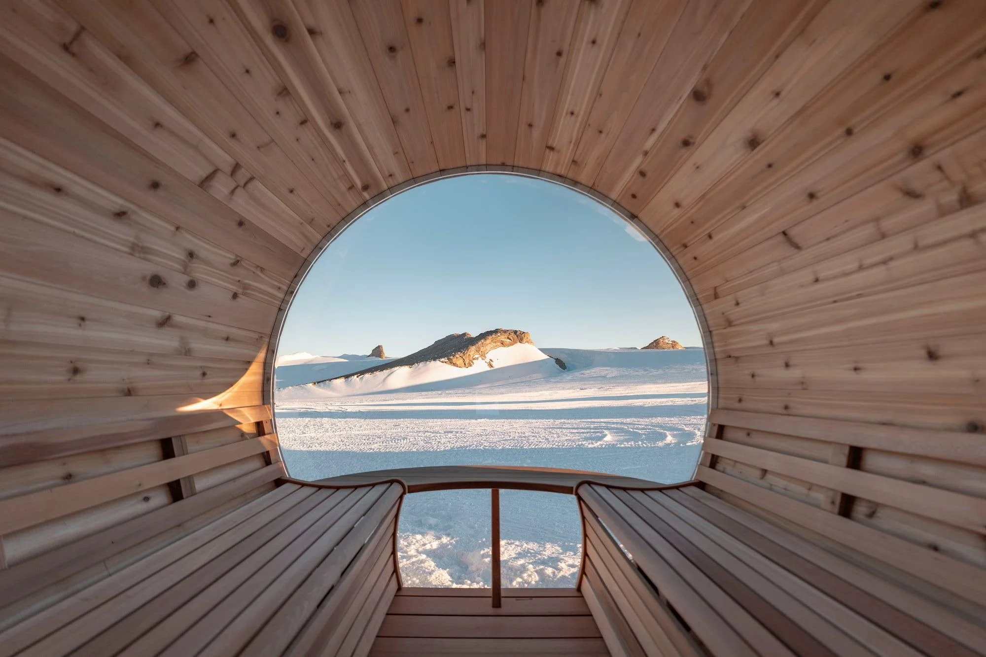 06-White-Desert-Echo-Sauna-Interior.jpg