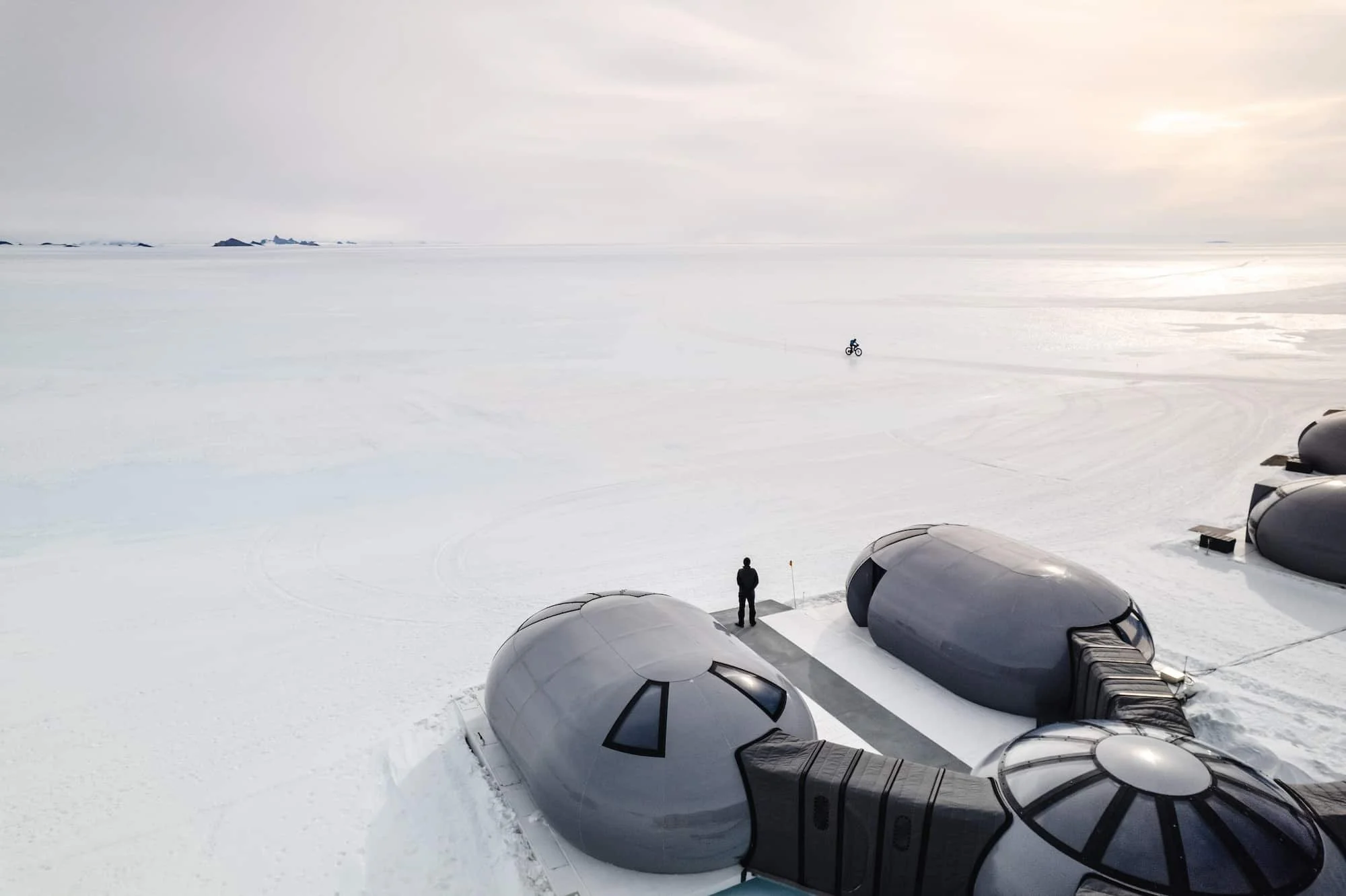 14-White-Desert-Echo-Cosmos-and-Surrounding-Ice.jpg