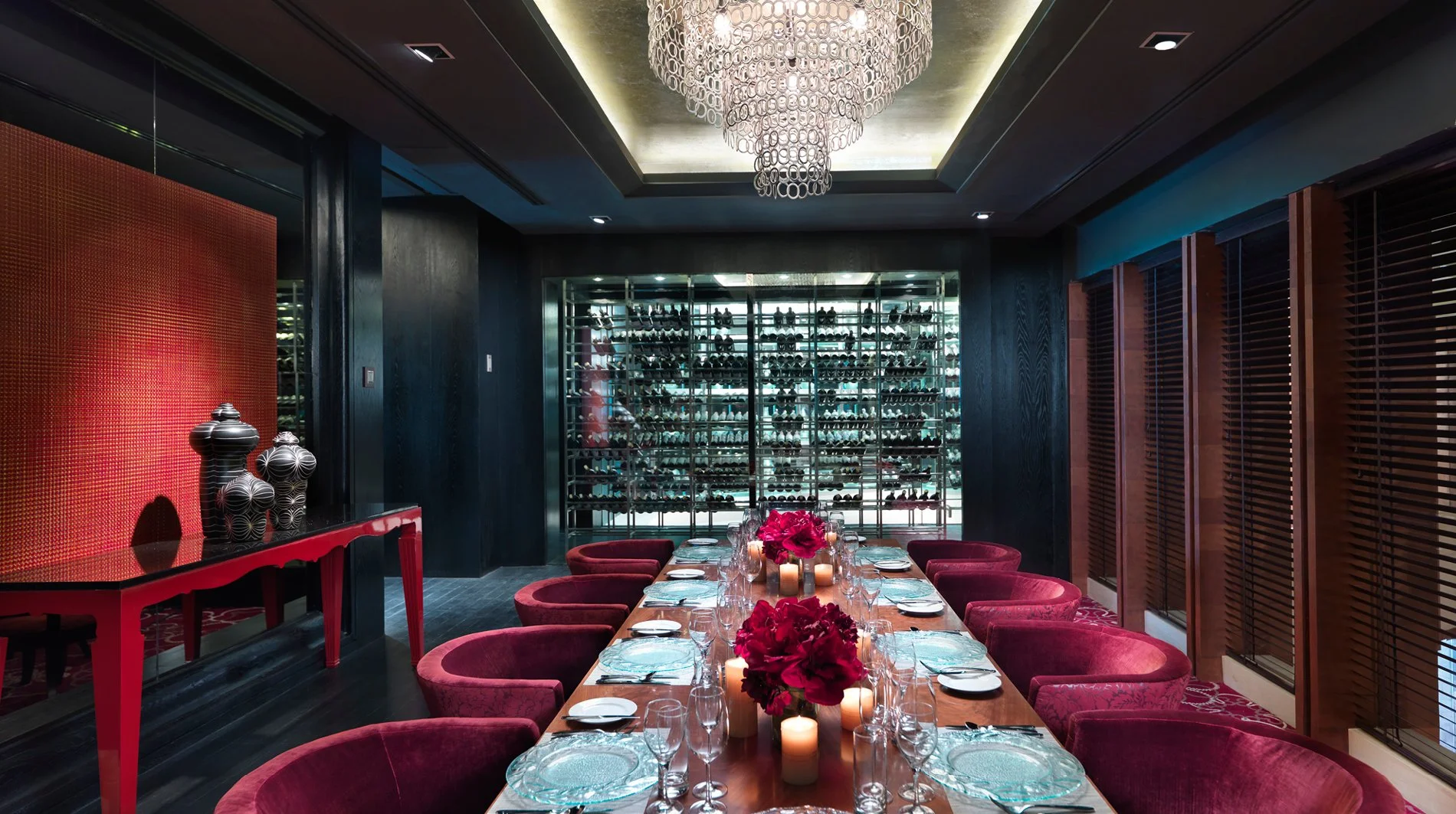 mandarin-oriental-jakarta-lyon-restaurant.jpg