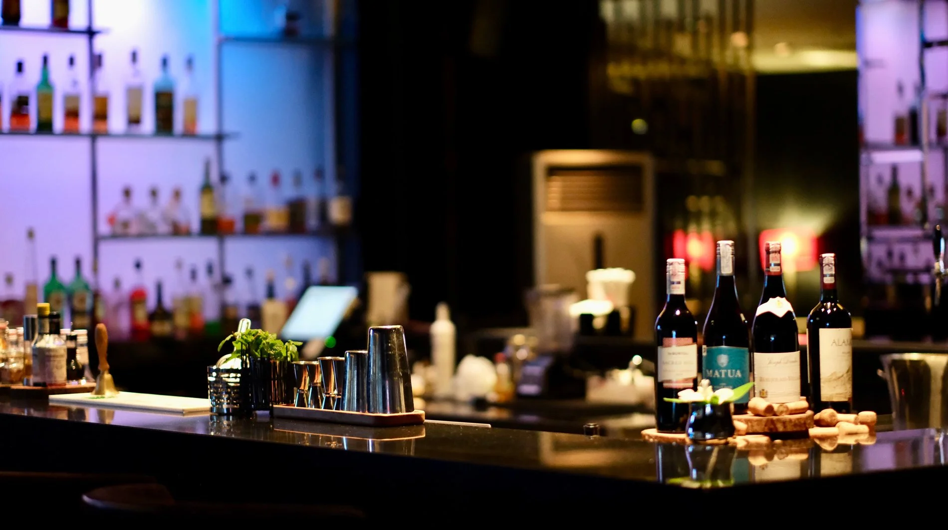 mandarin-oriental-jakarta-mo-bar.jpg