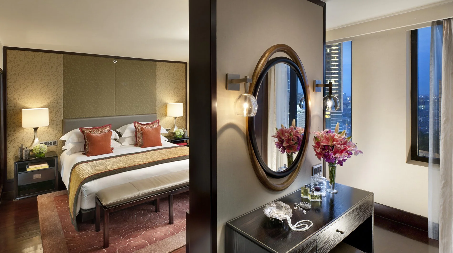 mandarin-oriental-jakarta-suite-2.jpg